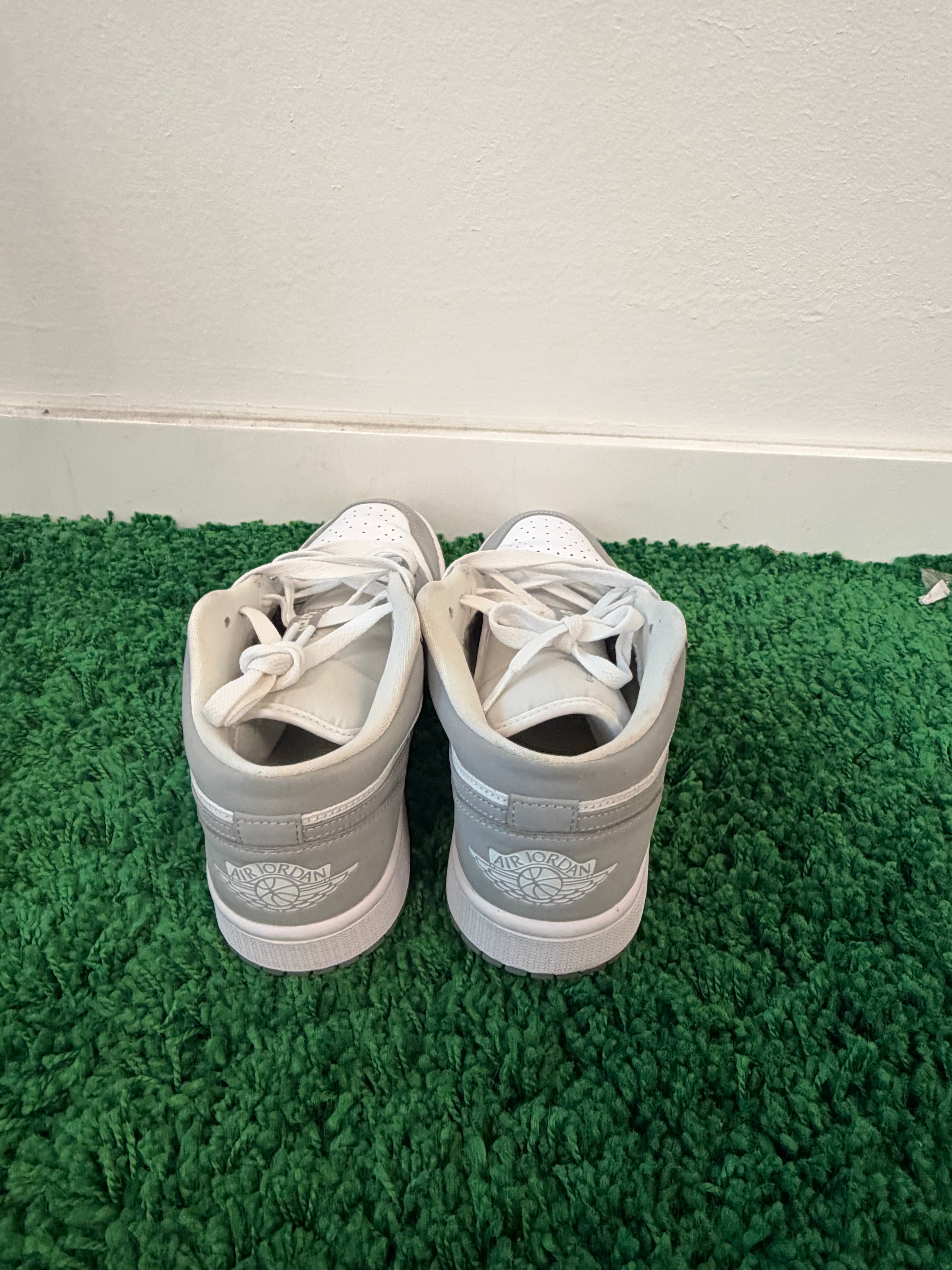 Used Jordan 1 Low Wolf Grey (Women’s)