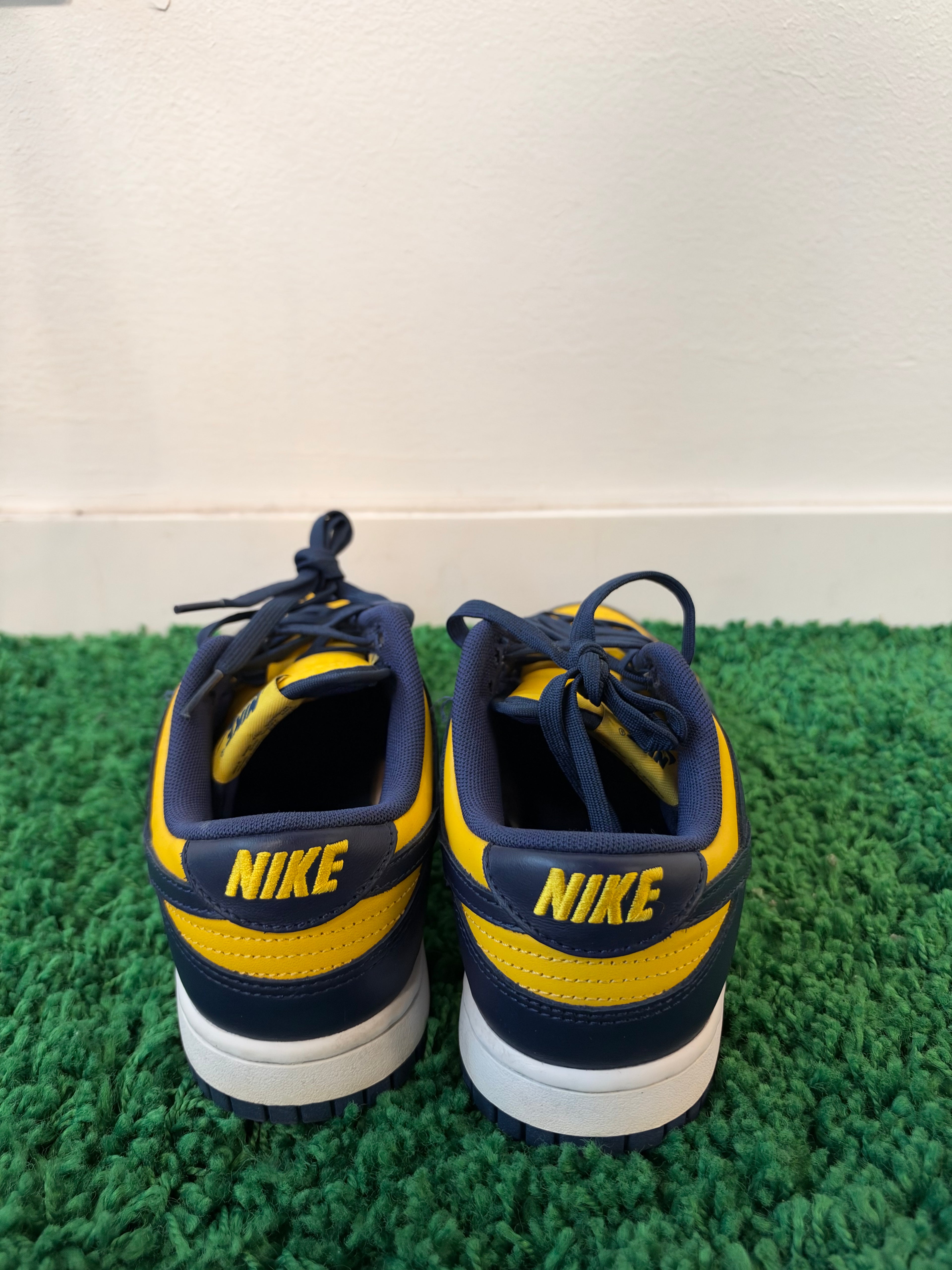 Used Nike Low Dunks Michigan (Men’s)