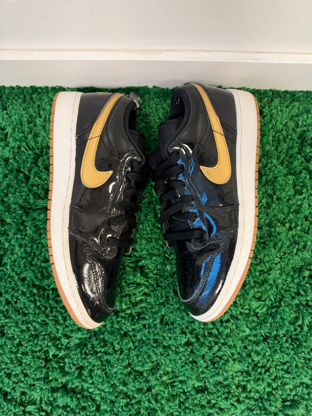 Used Jordan 1 Retro Low Black Gold Patent (GS)