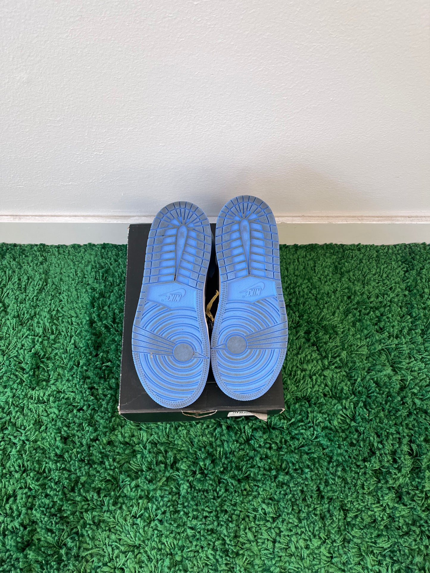 Used Jordan 1 Retro High OG University Blue (PS)