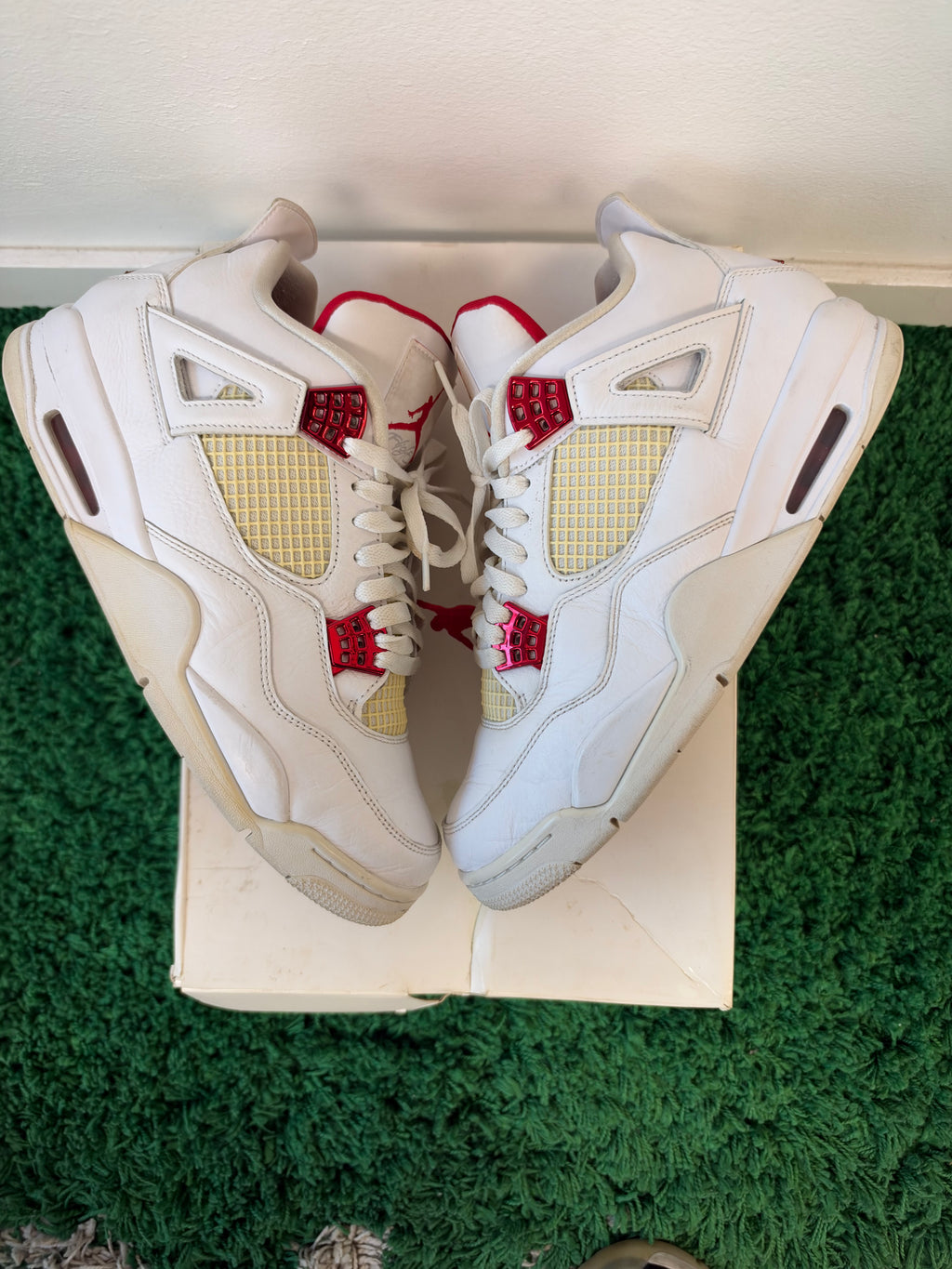 Used Jordan 4 Retro Metalic Red (Men’s)