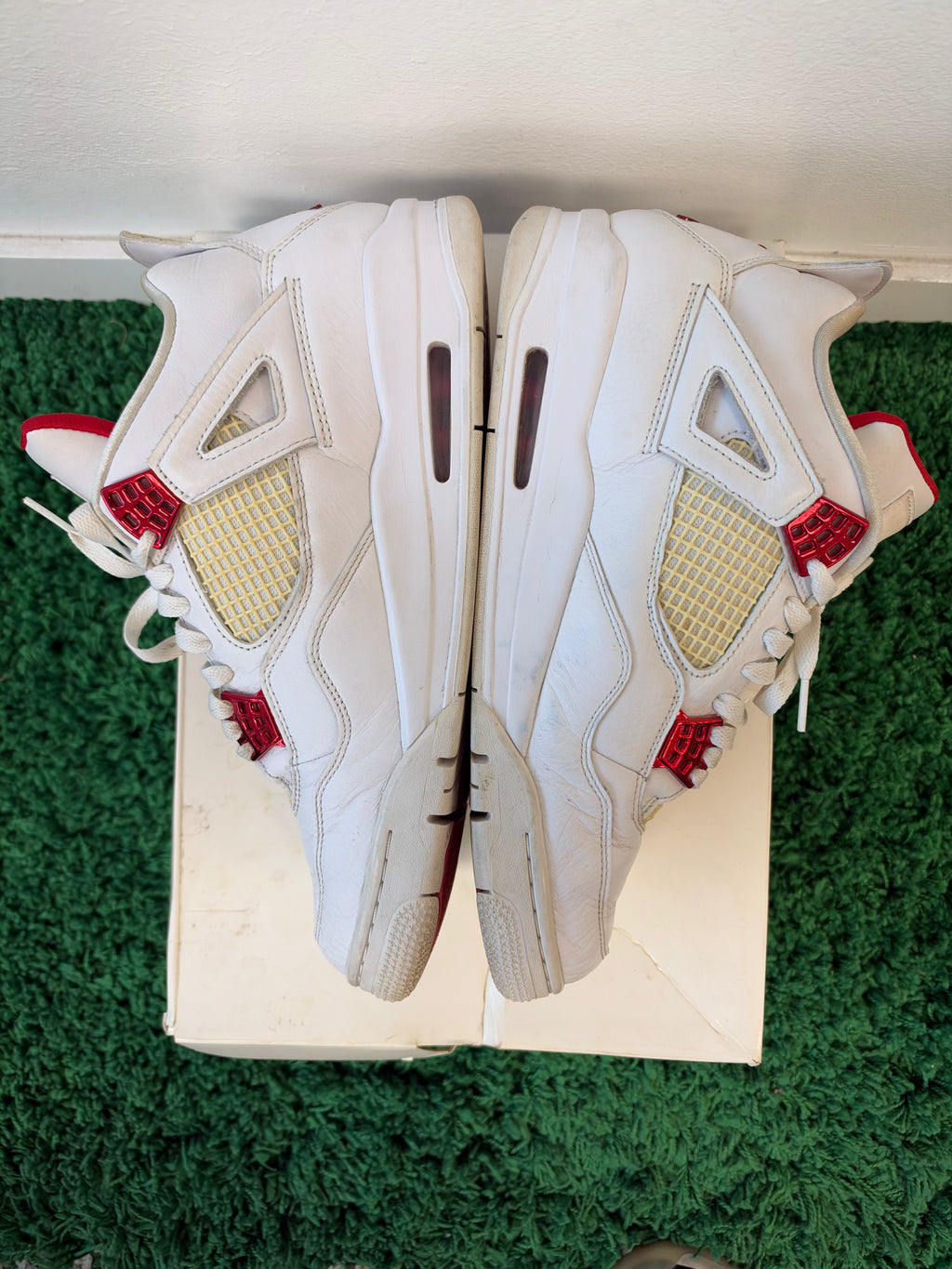 Used Jordan 4 Retro Metalic Red (Men’s)