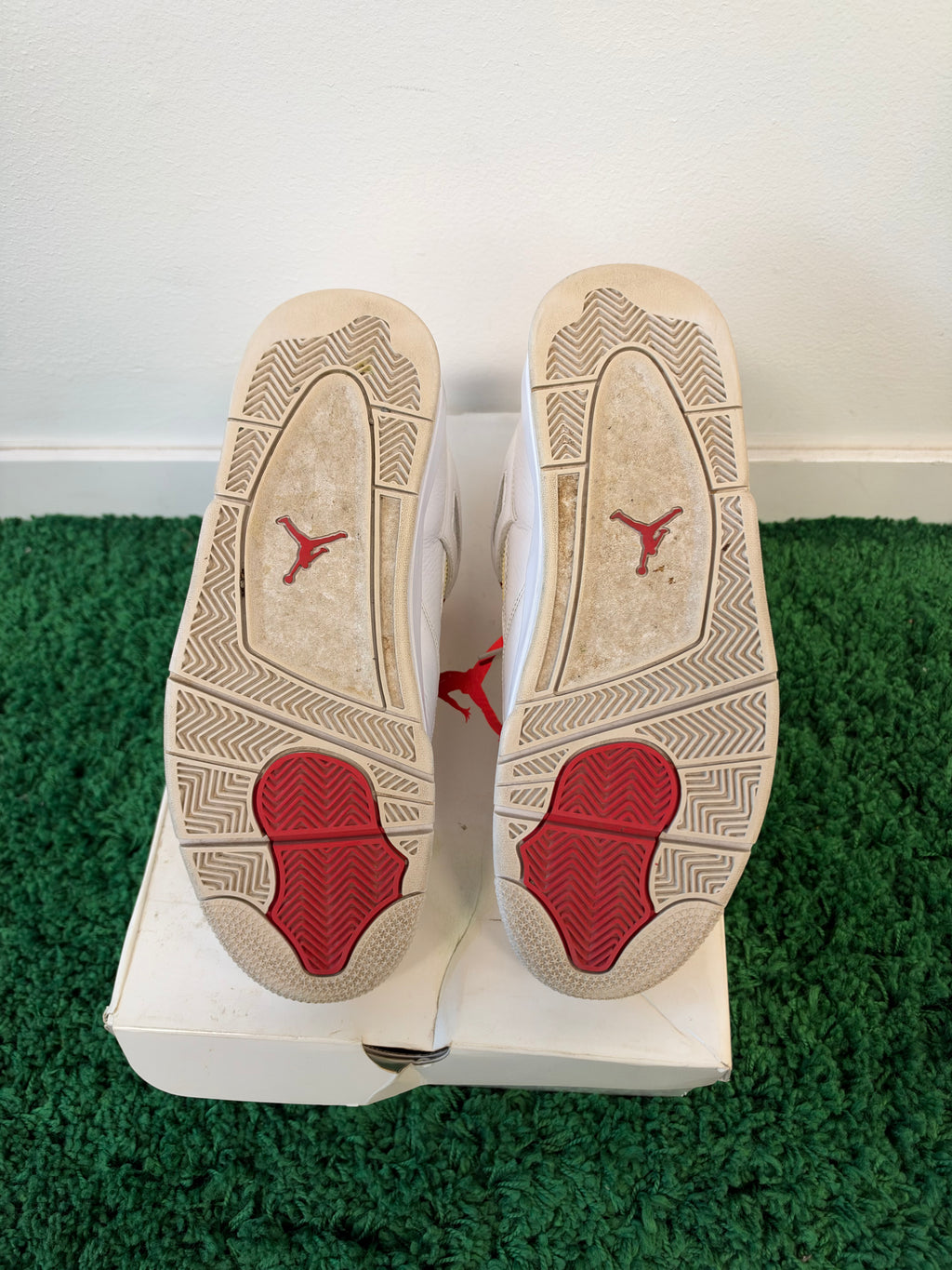 Used Jordan 4 Retro Metalic Red (Men’s)