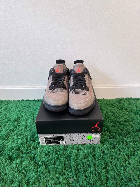 Used Jordan 4 Retro Taupe Haze (Youth)
