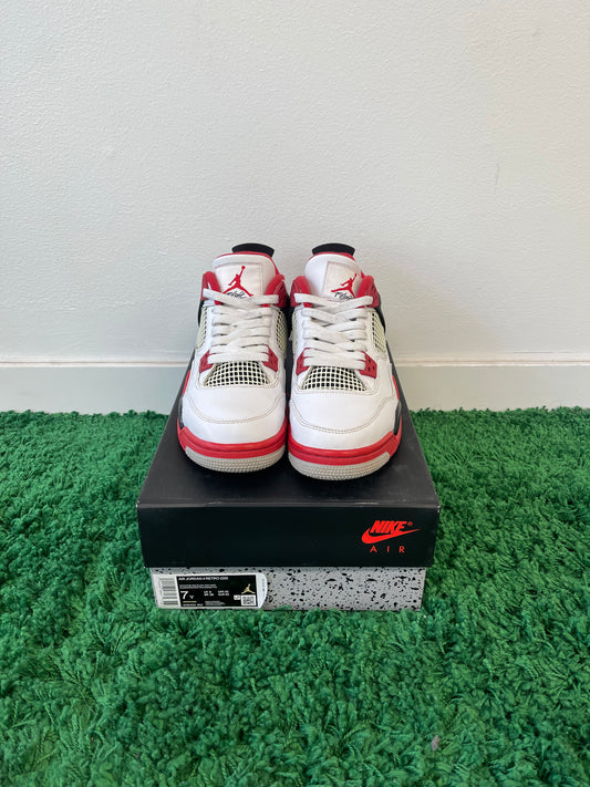 Used Jordan 4 Retro Fire Red 2020 (Youth)