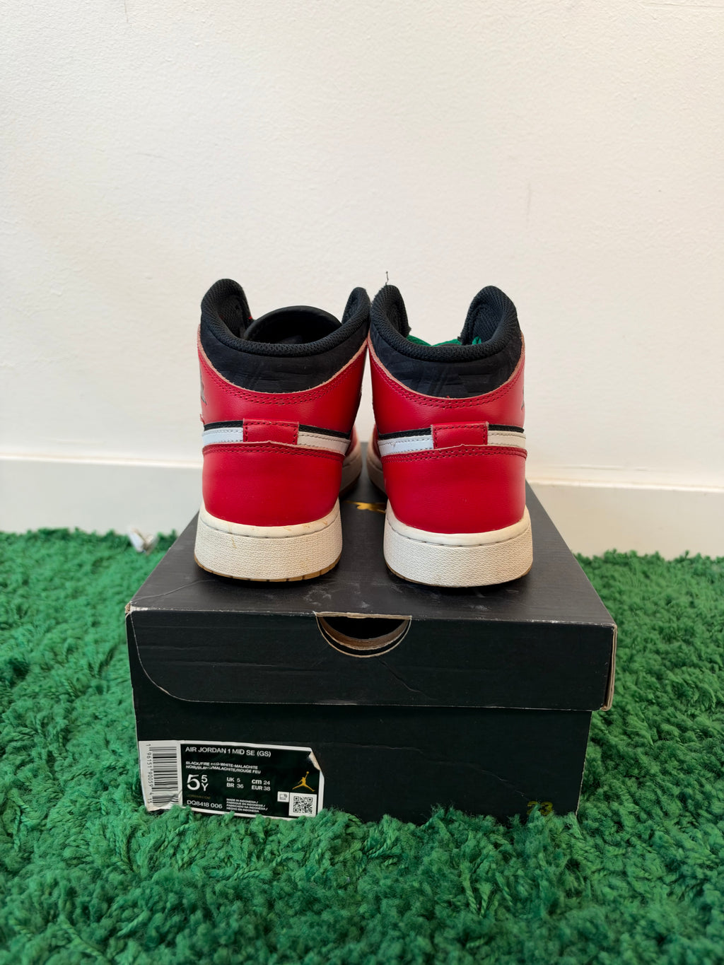 Used Jordan 1 Mid SE Christmas (Youth)