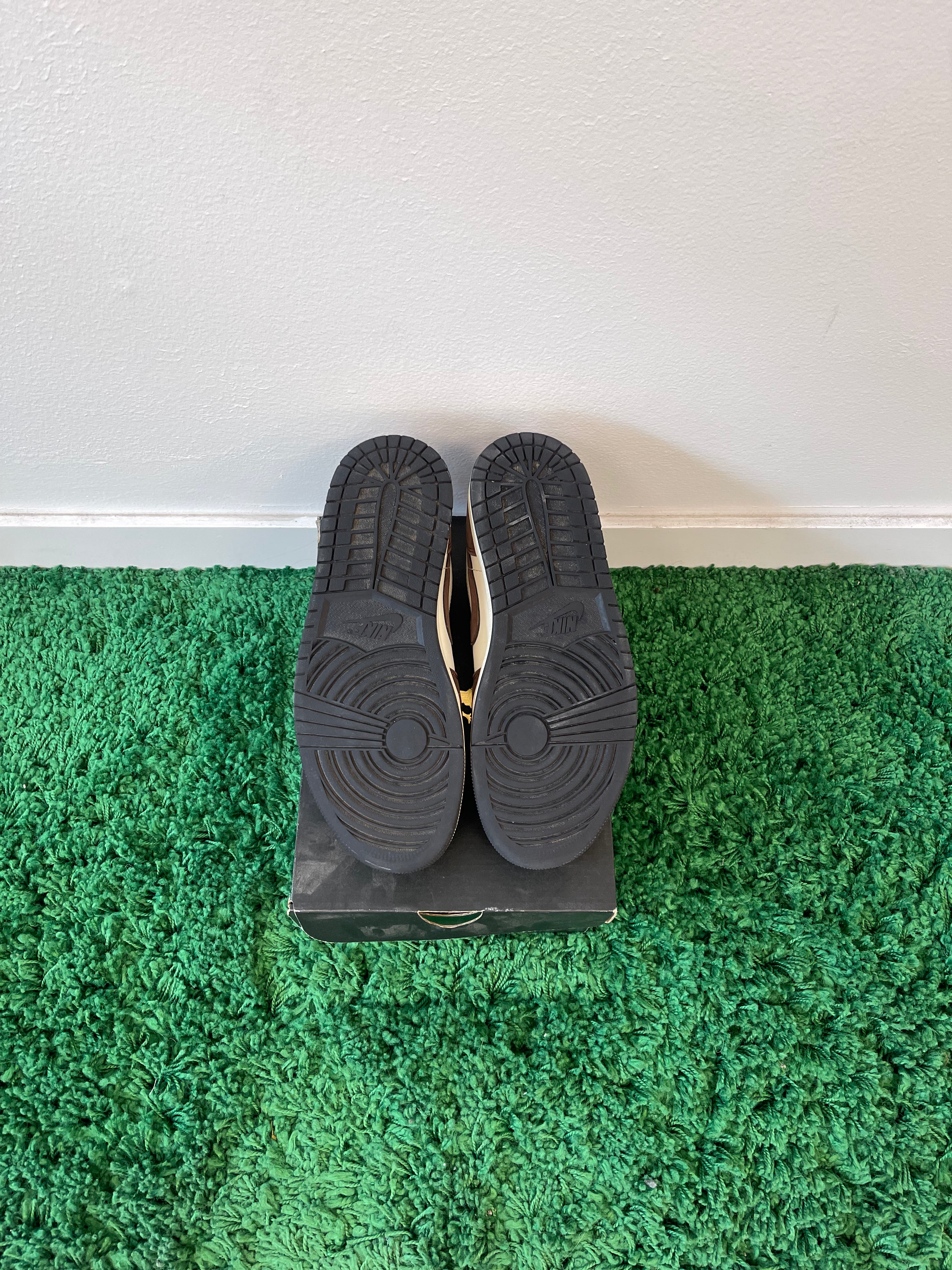 Used Jordan 1 Low Mocha (Men’s)