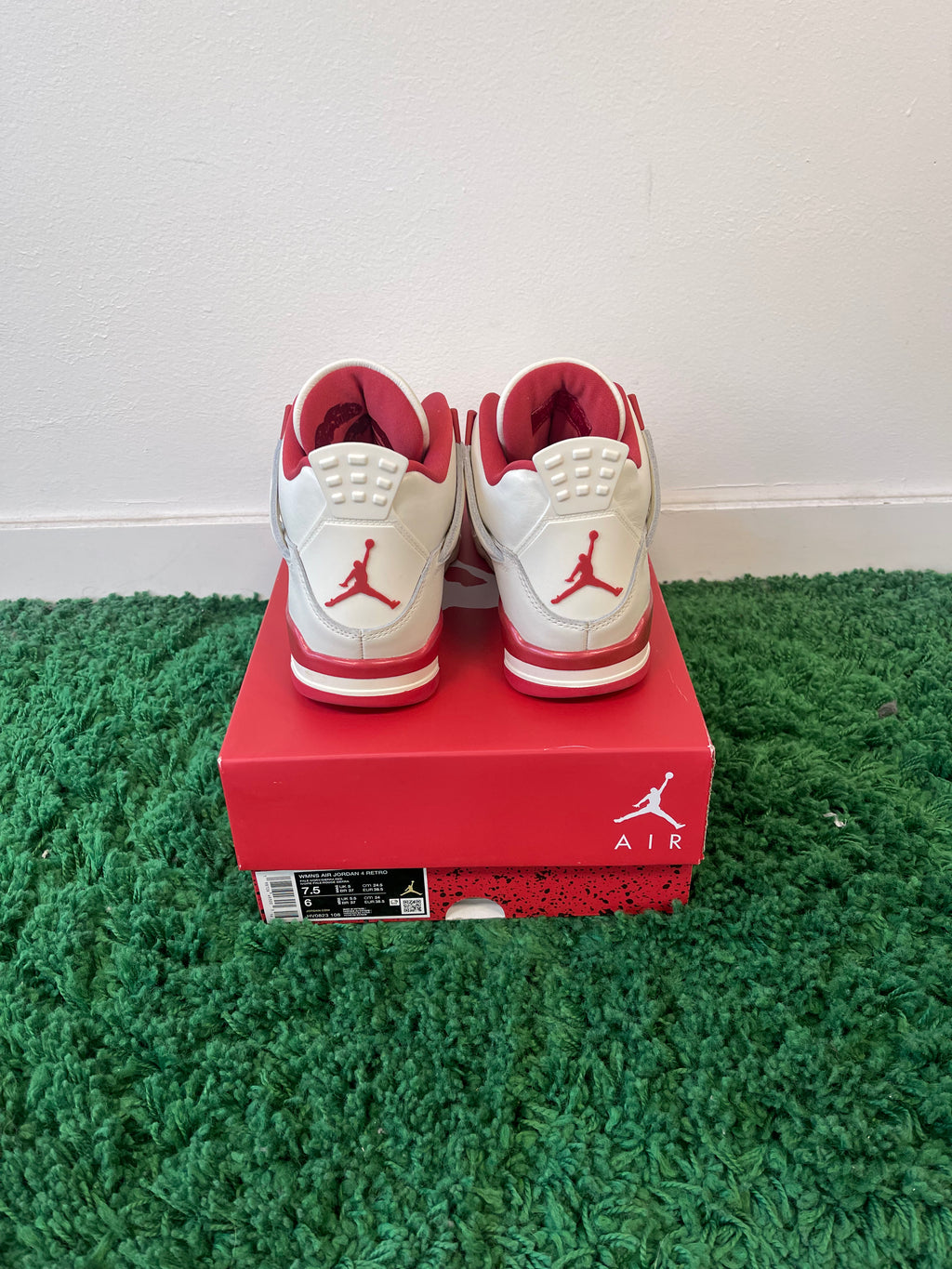 Used Jordan 4 Retro Valentine’s Day Sierra Red (Women’s)
