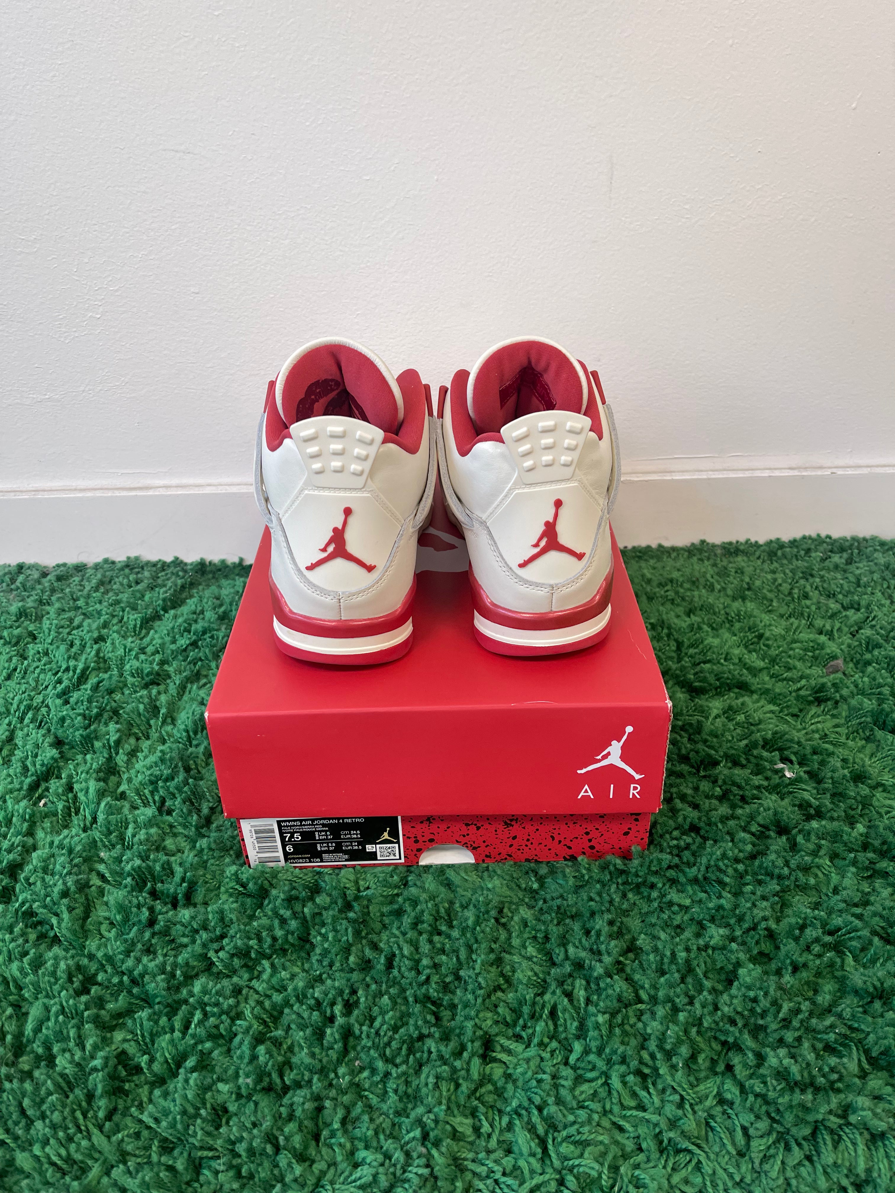 Used Jordan 4 Retro Valentine’s Day Sierra Red (Women’s)