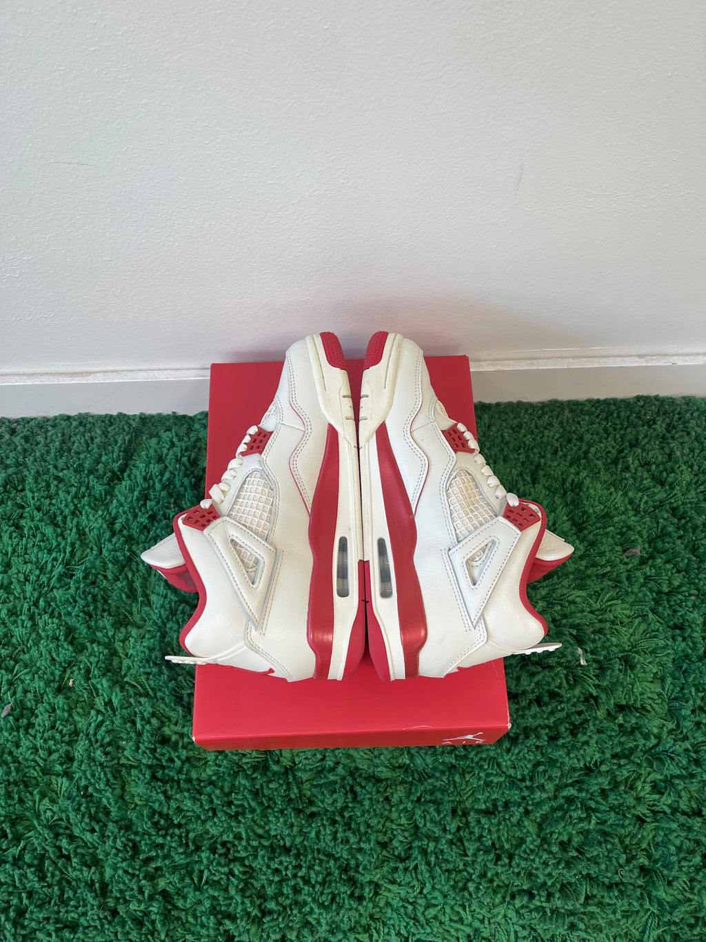 Used Jordan 4 Retro Valentine’s Day Sierra Red (Women’s)