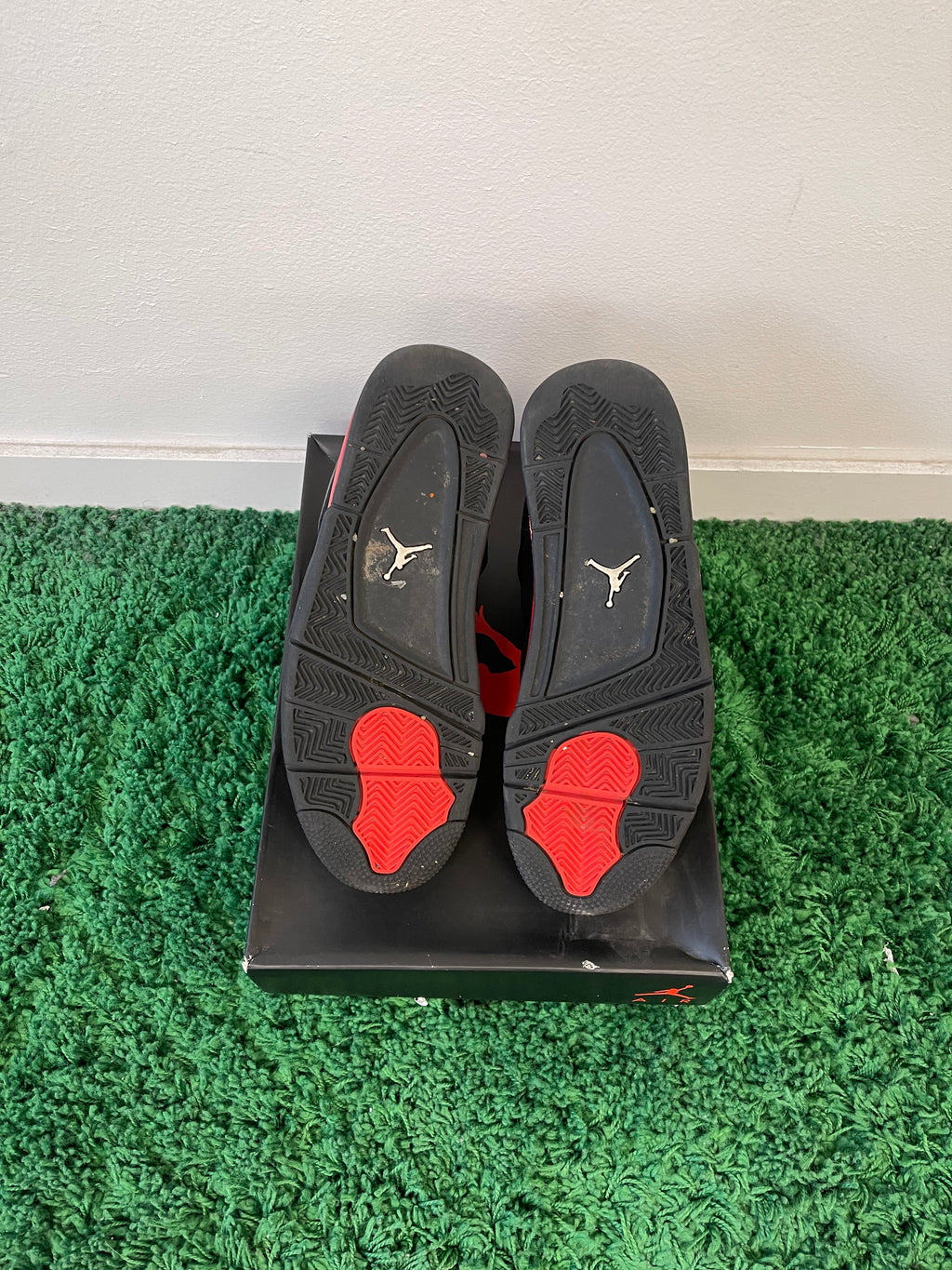 Used Jordan 4 Retro Red Thunder (Men’s)