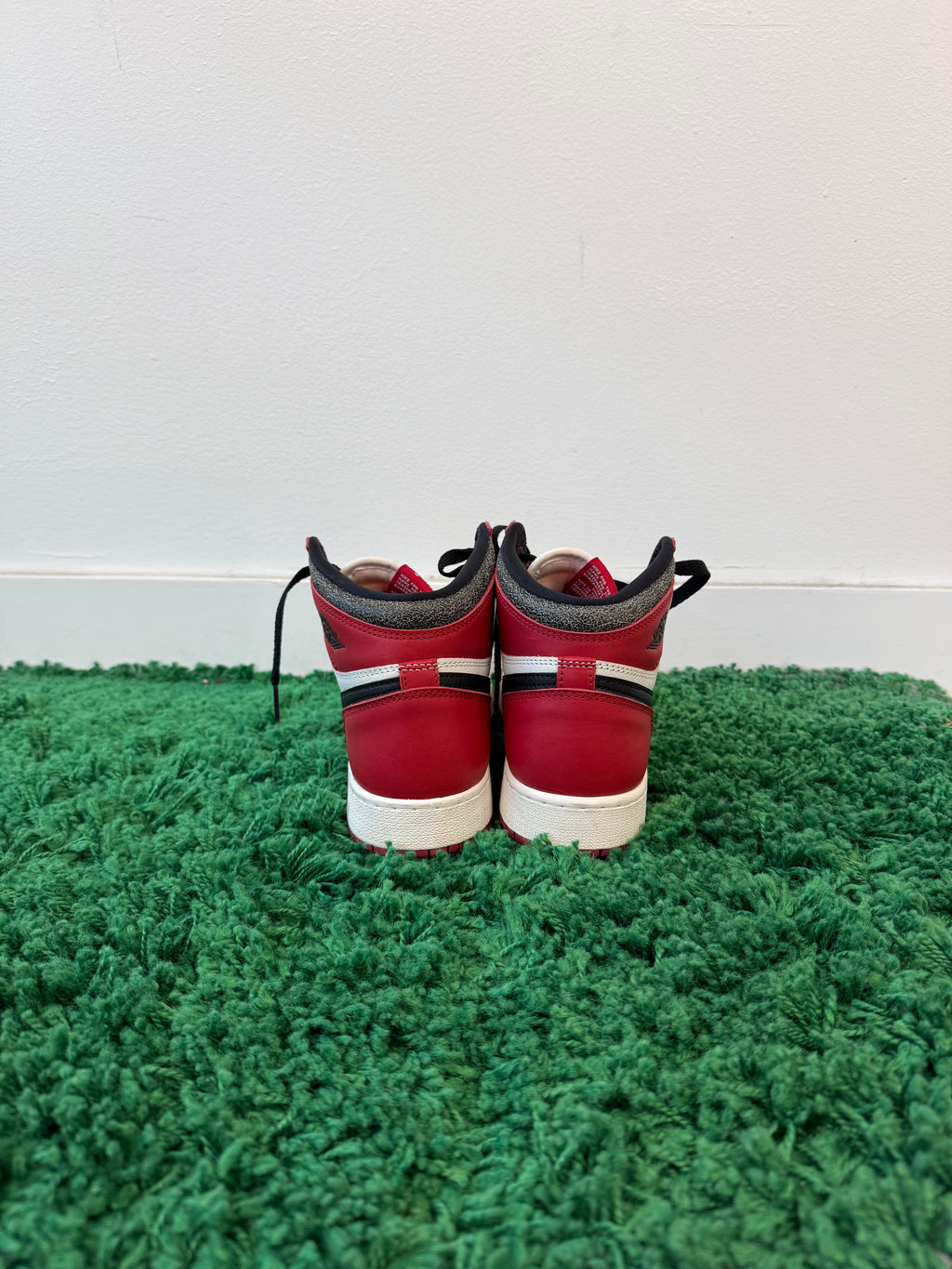 Used Jordan 1 Retro High Lost and Found (Youth)