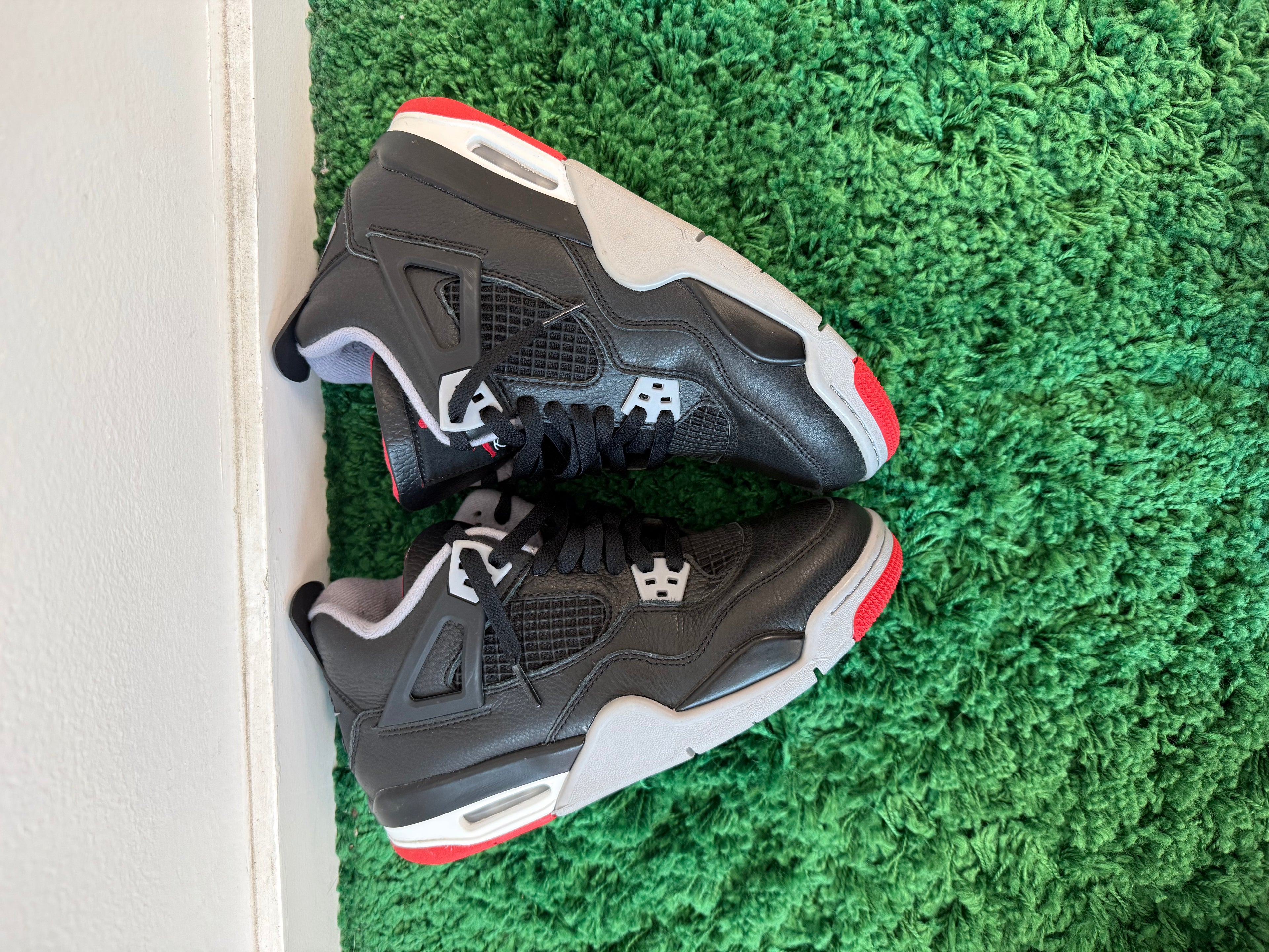 Used Jordan 4 Retro Bred Reimagined (Men’s)