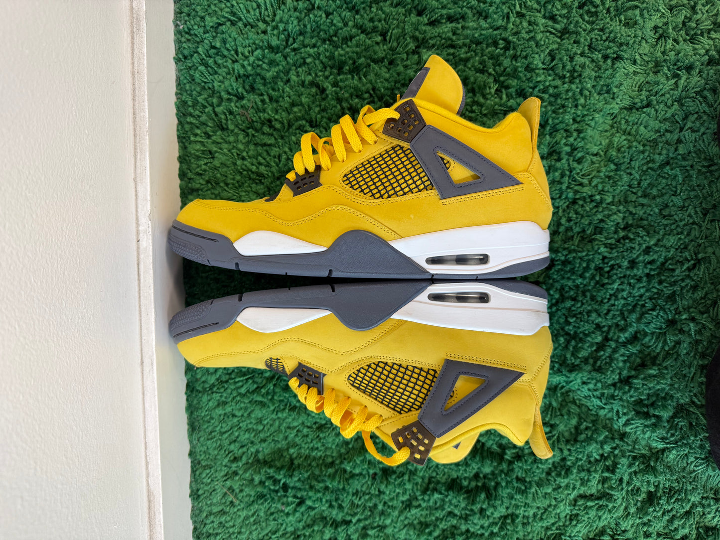 Used Jordan 4 Retro Lightning (Men’s)