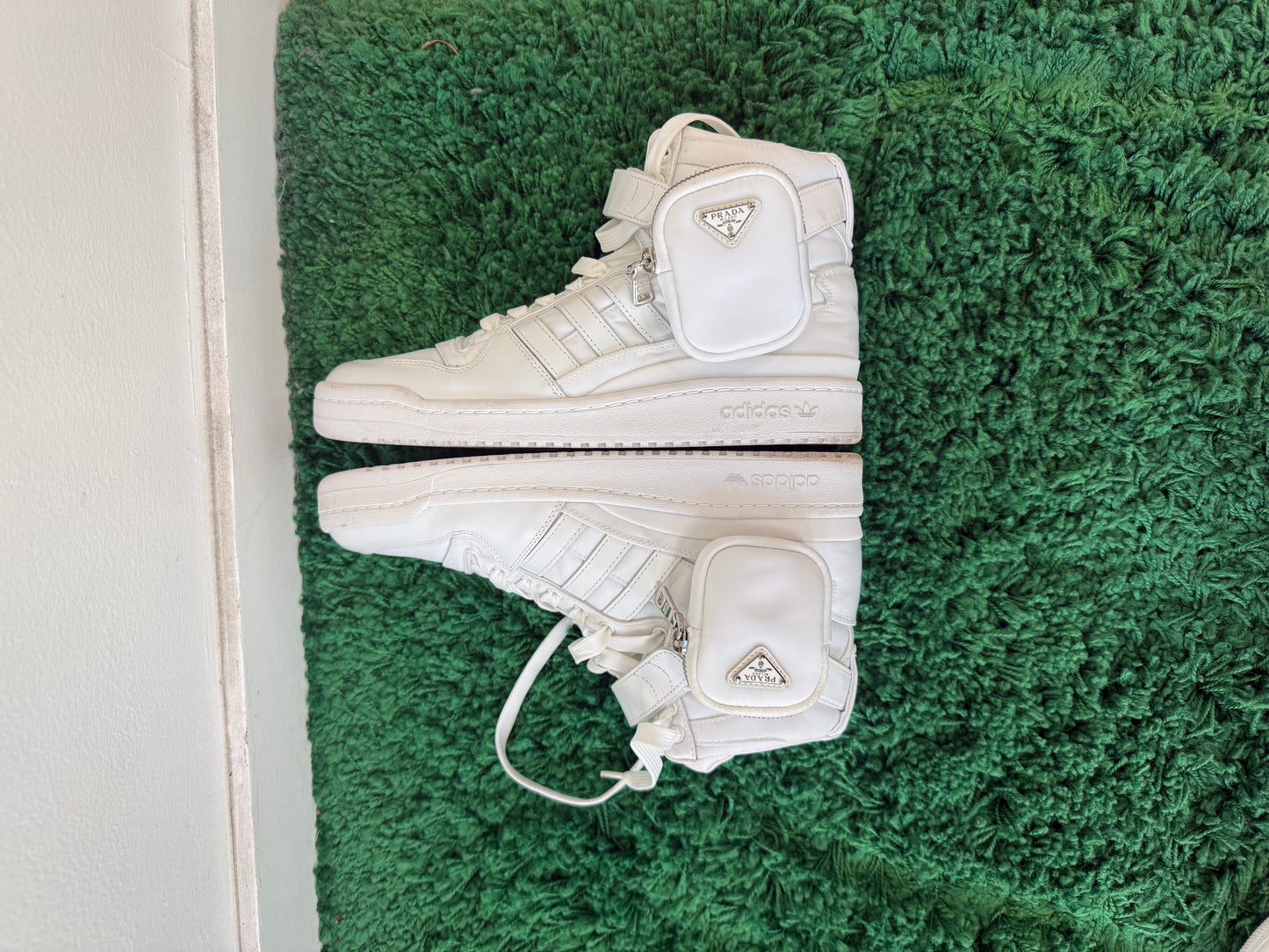 Used adidas Forum High
Prada White