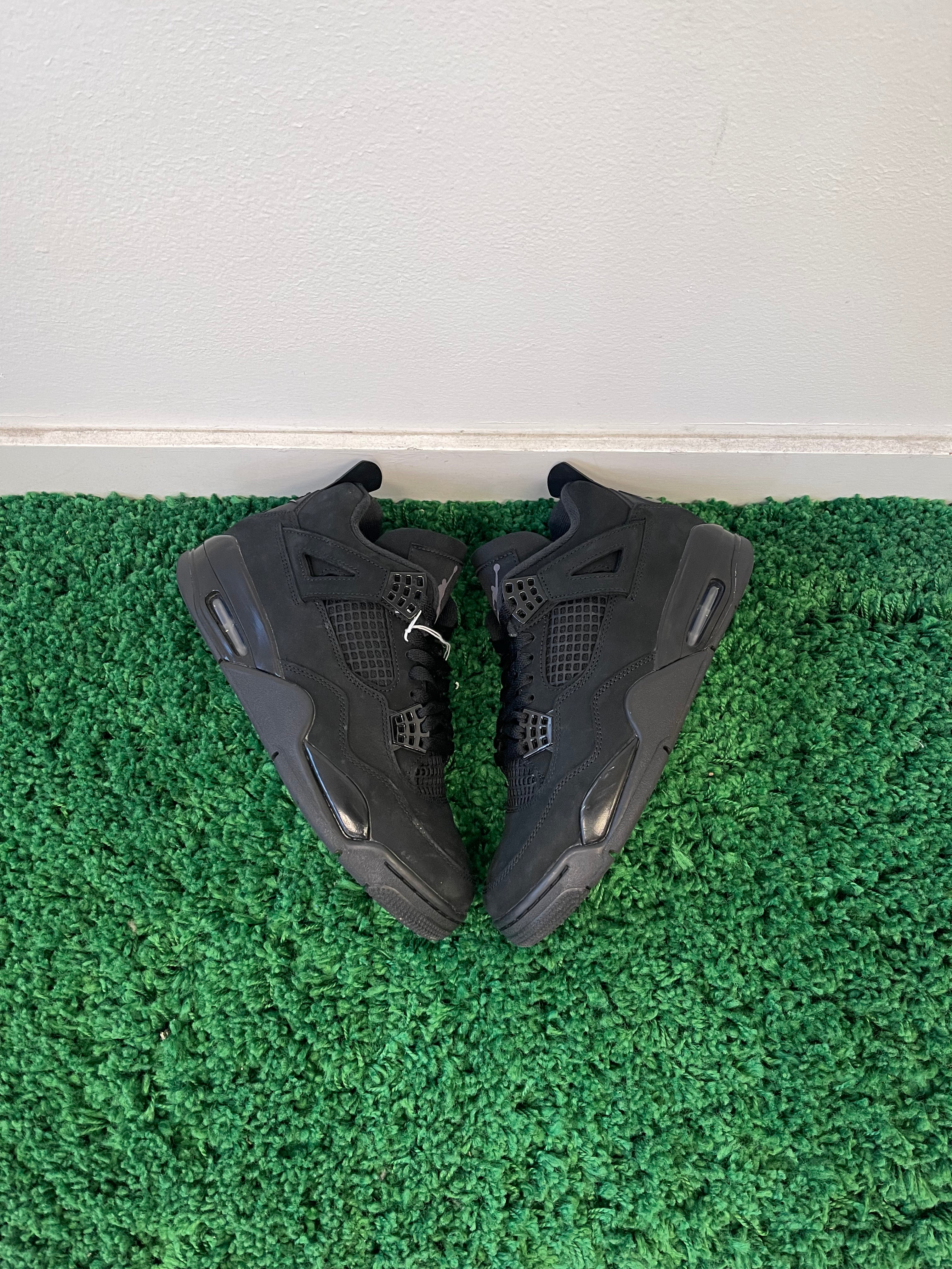 Used Jordan 4 Retro Black Cat 2025 (Men’s)