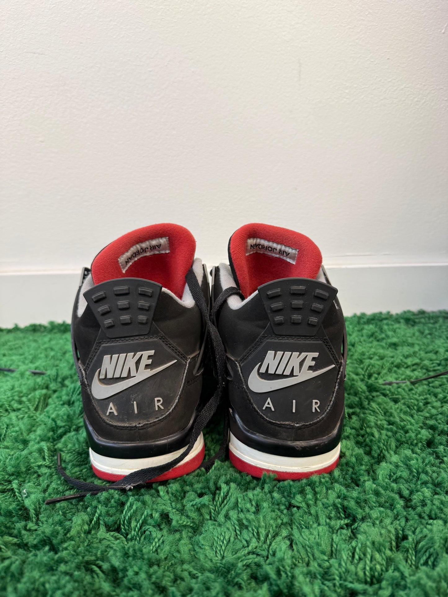 Used Jordan 4 Bred 2019 (Men’s)