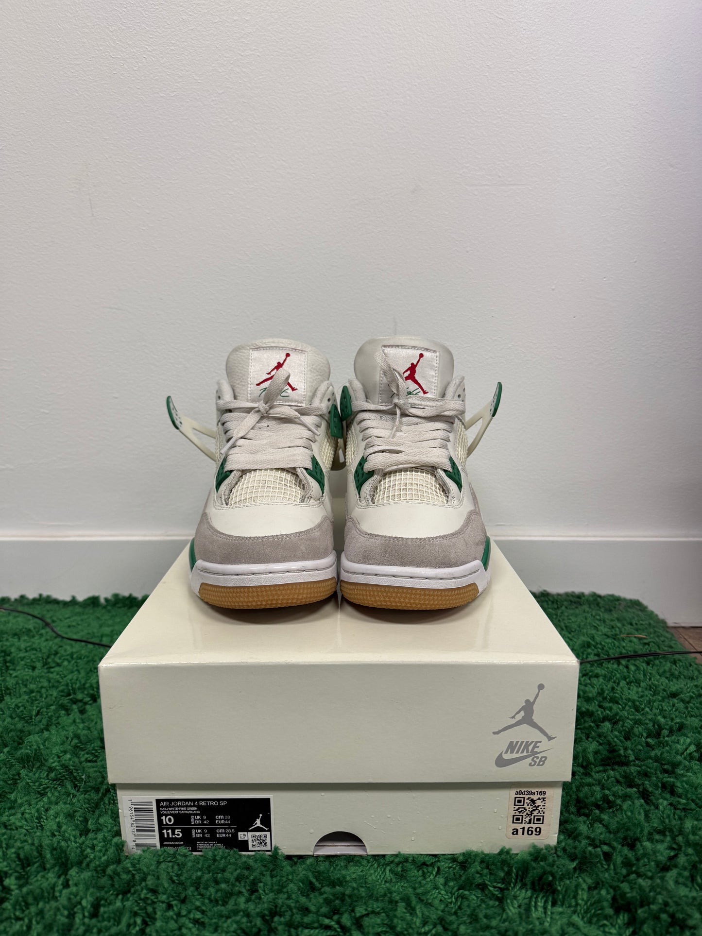 Used Jordan 4 Retro SB Pine Green (Men’s)