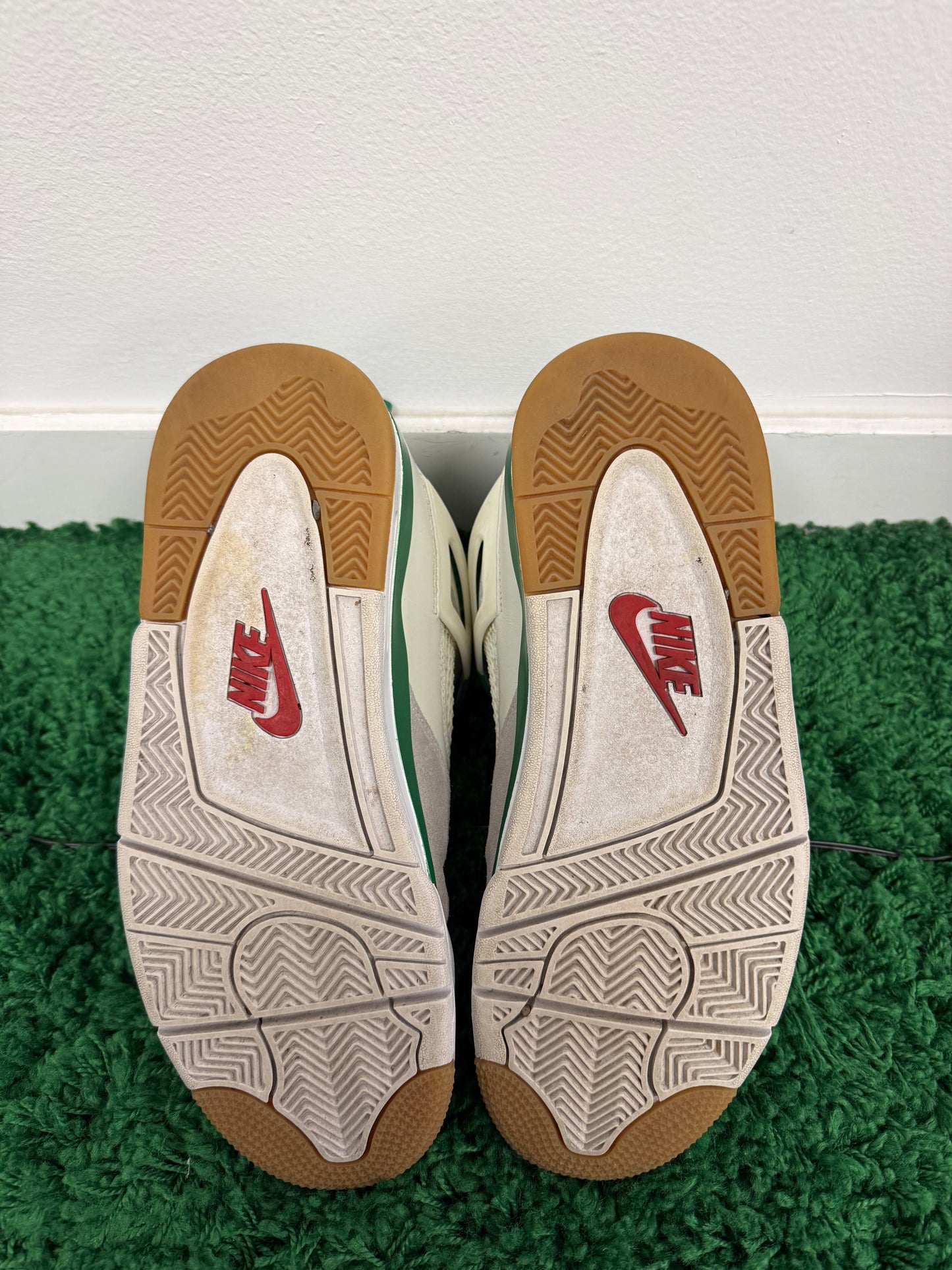 Used Jordan 4 Retro SB Pine Green (Men’s)