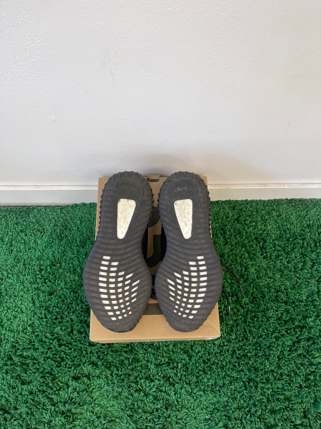 Used Adidas Yeezy Boost 350 V2 Black Red (Men’s)