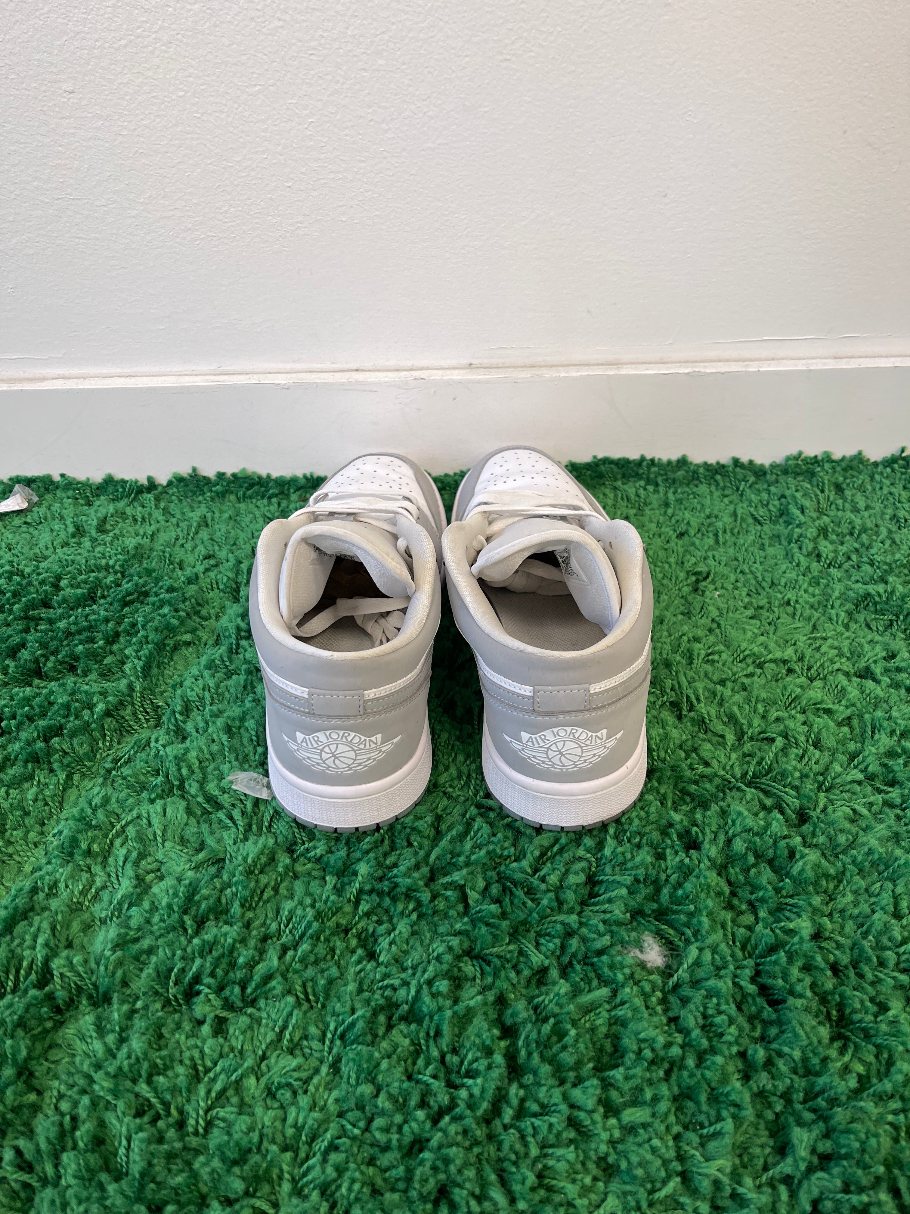 Used Jordan 1 Low Wolf Grey (Women’s)