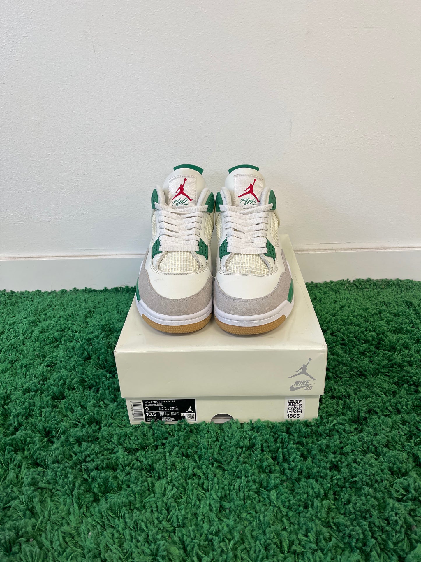 Used Jordan 4 Retro SB Pine Green (Men’s)