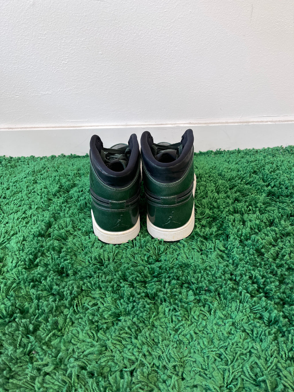 Used Jordan 1 Retro Grove Green (Men’s)