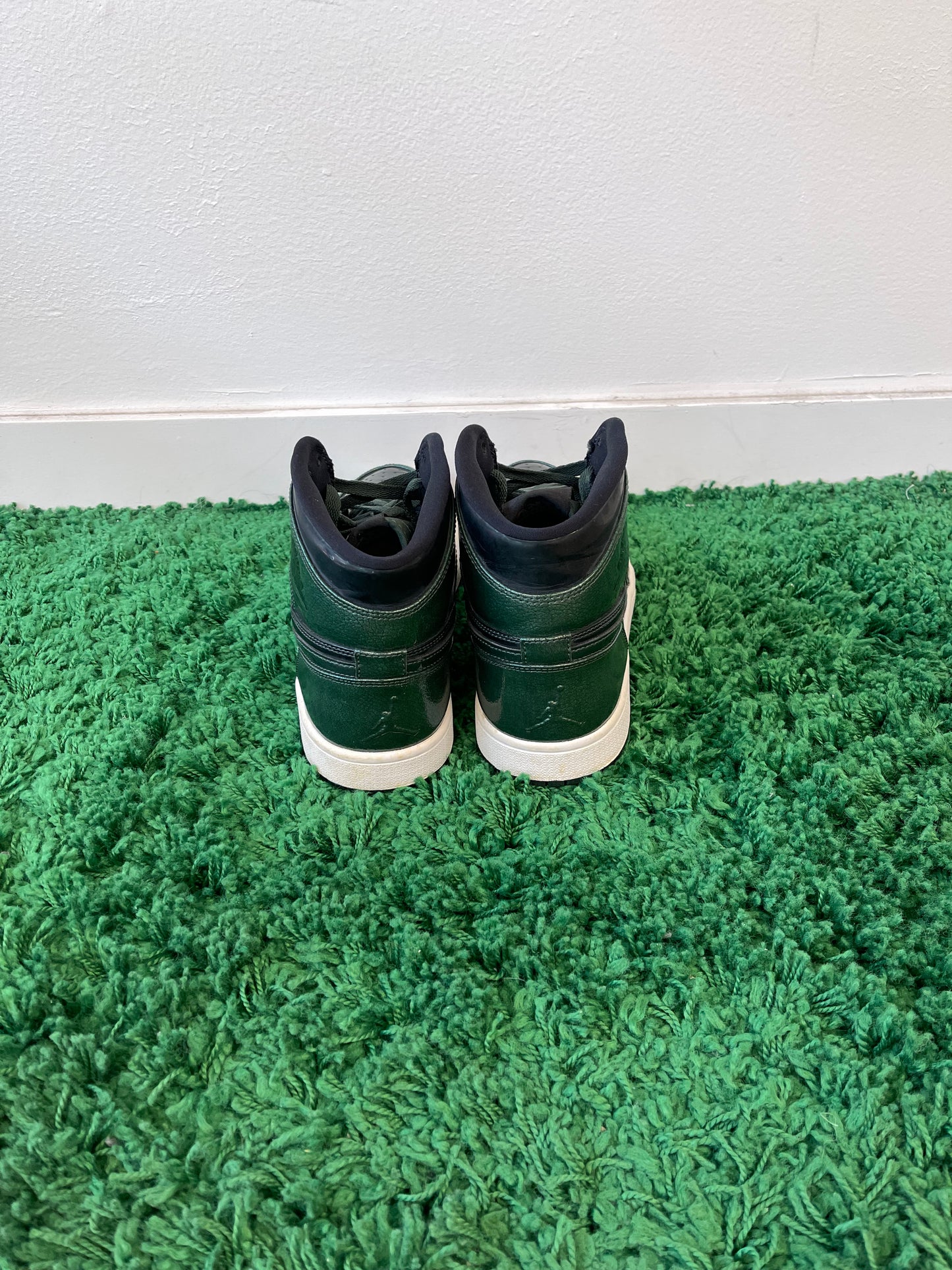 Used Jordan 1 Retro Grove Green (Men’s)