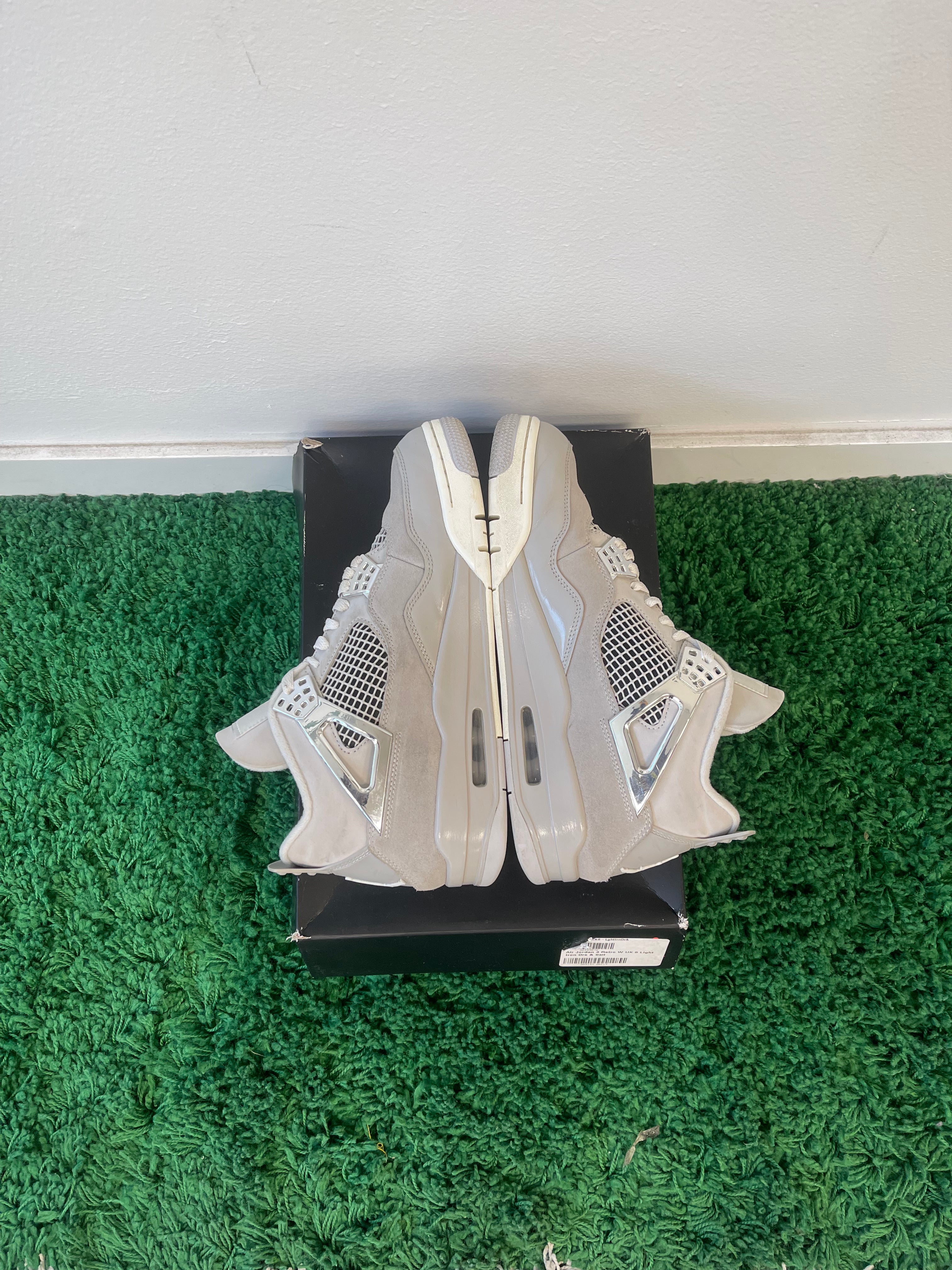 Used Jordan 4 Retro Frozen Moments (Women’s)