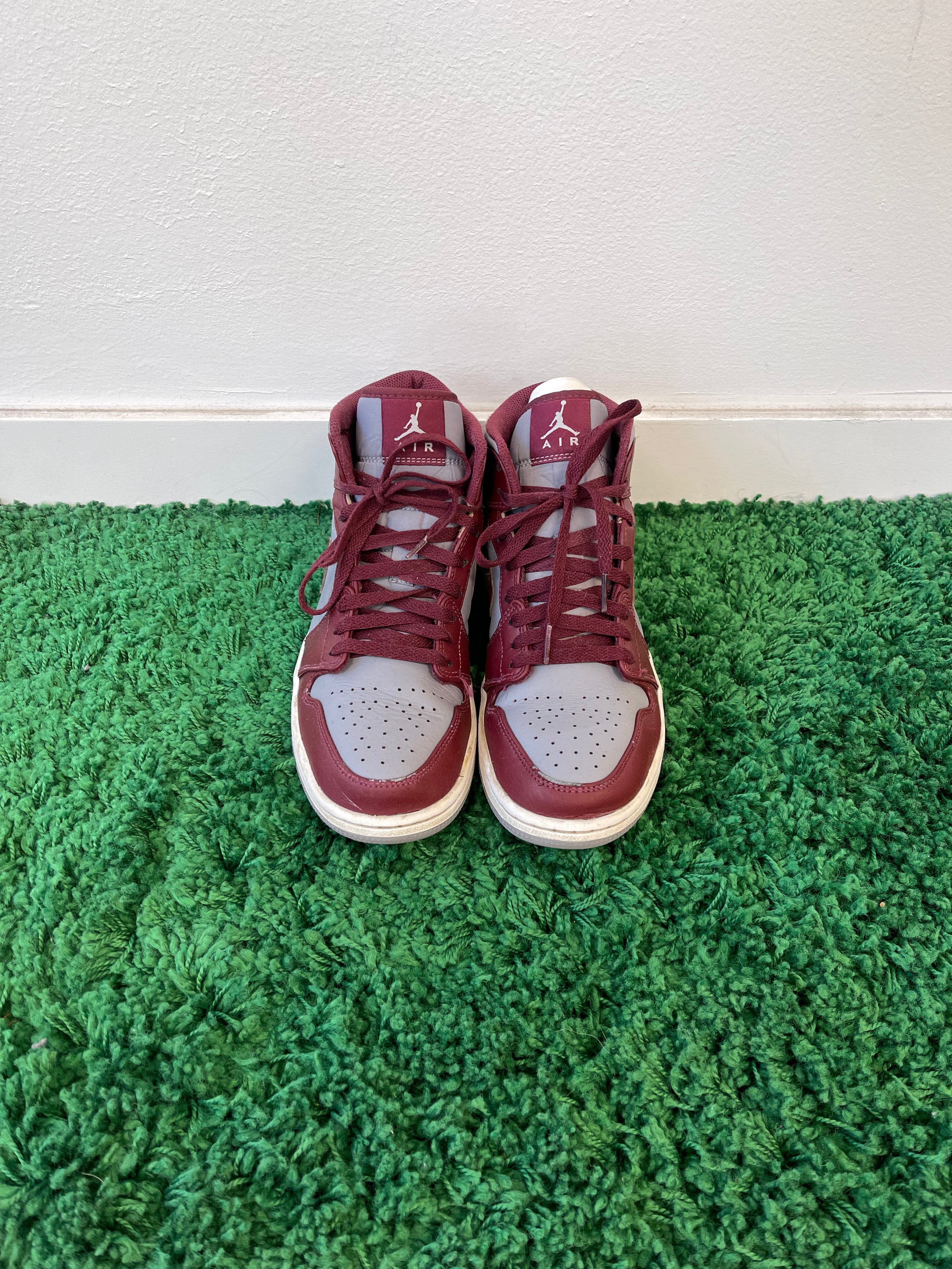 Used Jordan 1 Mid Cherrywood Red (Men’s)