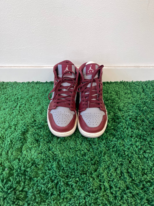 Used Jordan 1 Mid Cherrywood Red (Men’s)