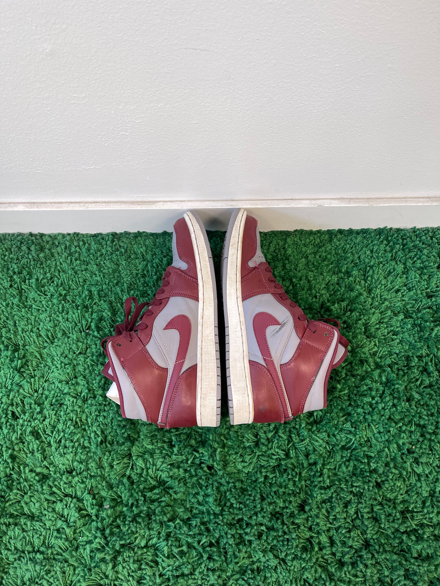 Used Jordan 1 Mid Cherrywood Red (Men’s)