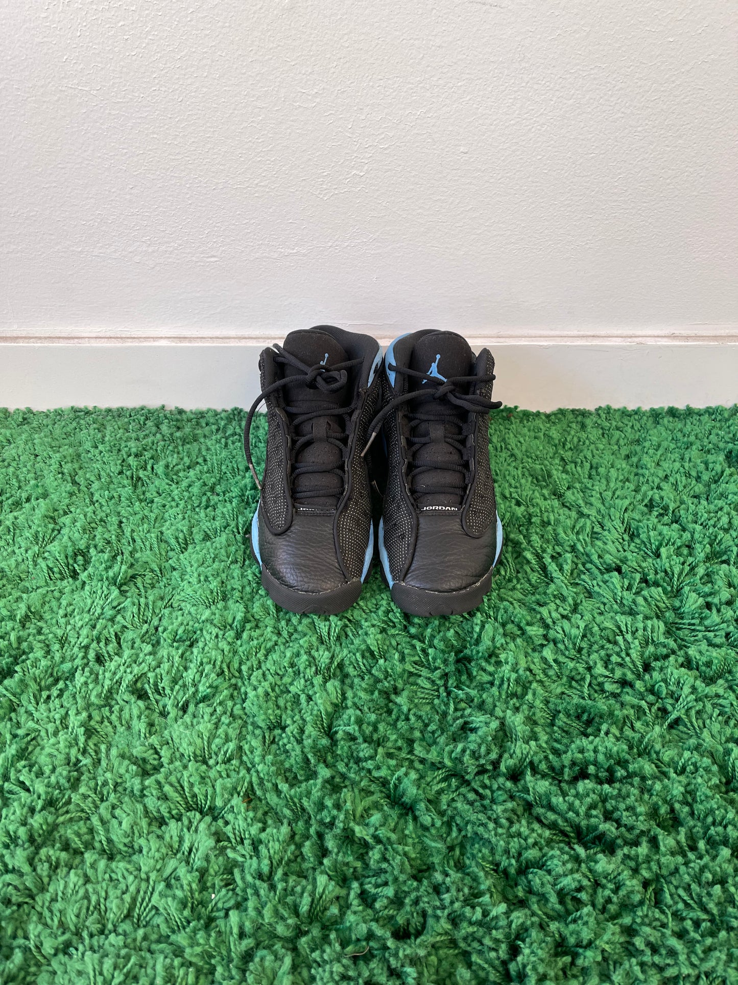Used Jordan 13 Retro Black University Blue (Youth)