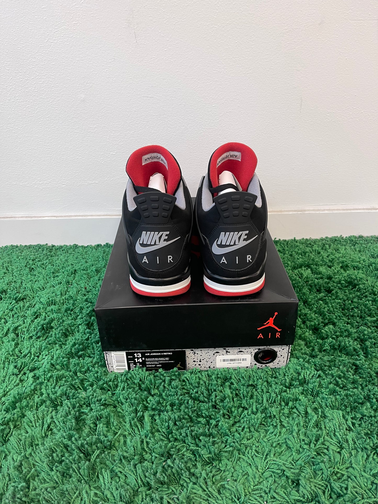 Used Jordan 4 Retro Bred 2019 (Men’s)