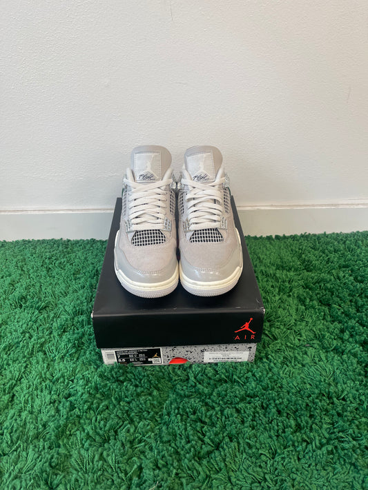 Used Jordan 4 Retro Frozen Moments (Women’s)