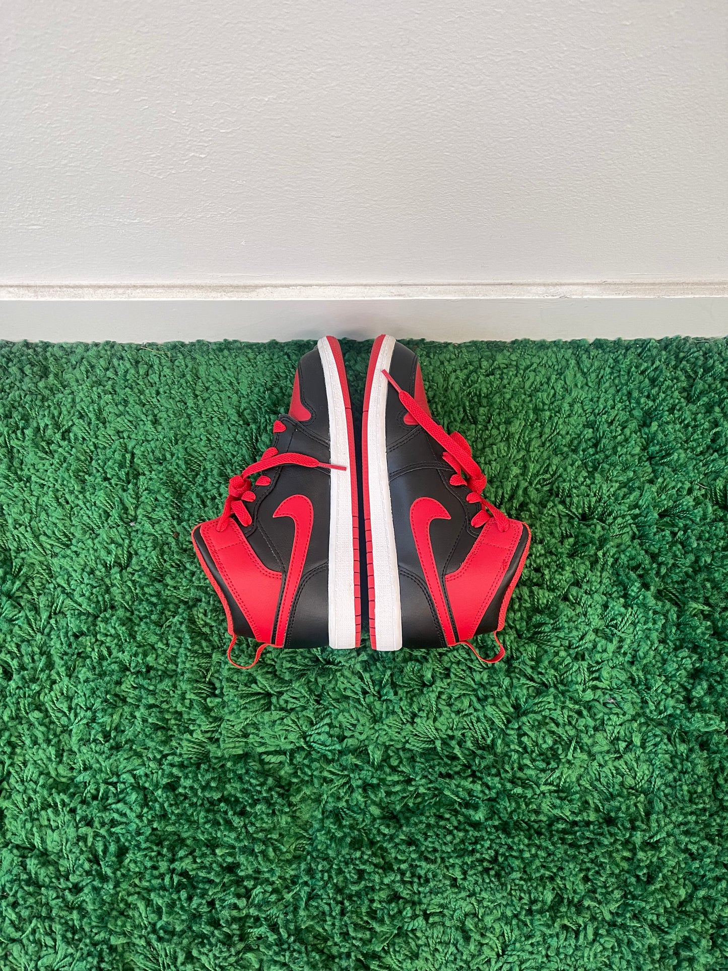 Used Jordan 1 Mid Alternate Bred 2022 (PS)