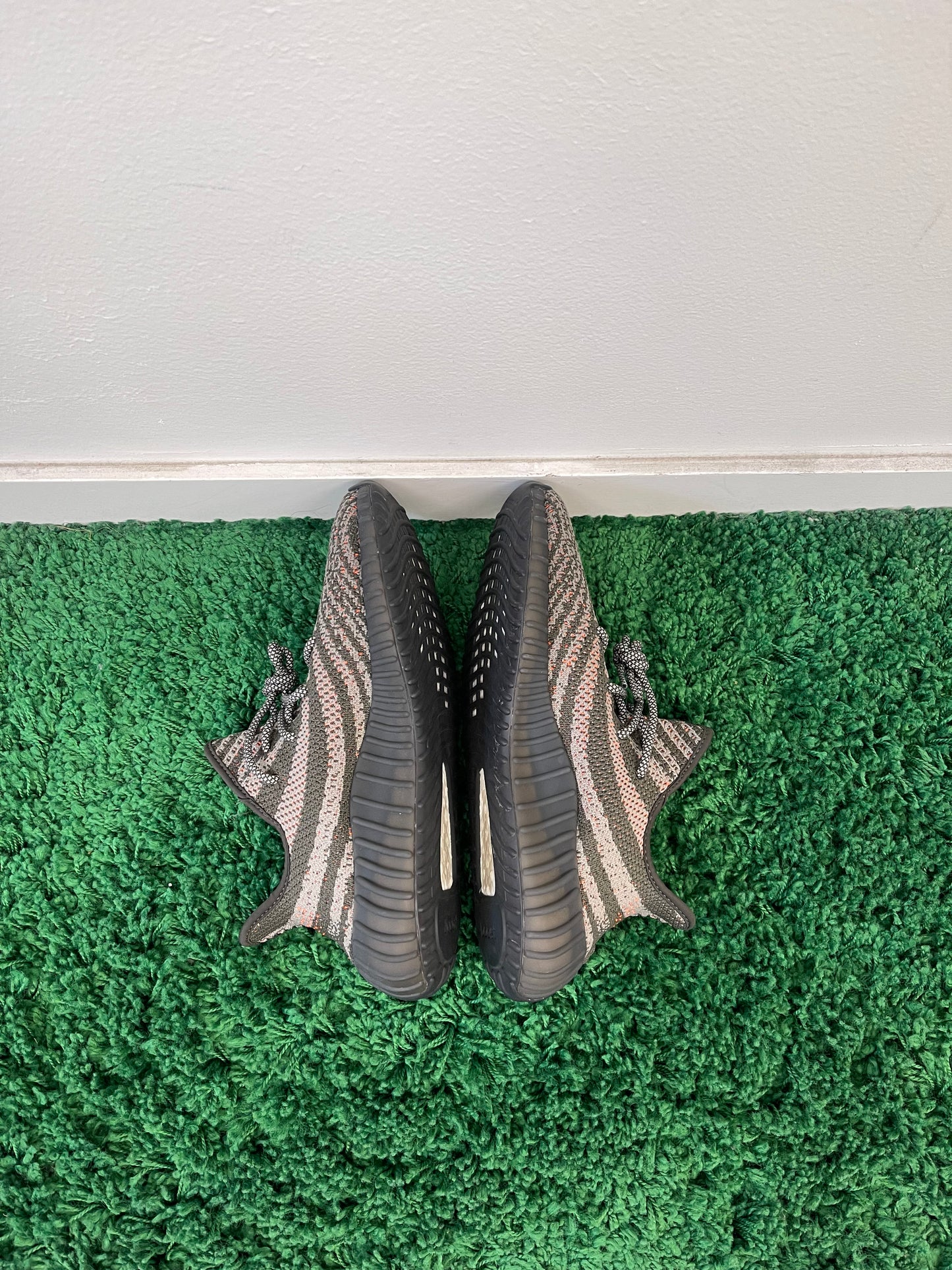 Used Adidas Yeezy Boost 350 V2 Carbon Beluga (Men’s)