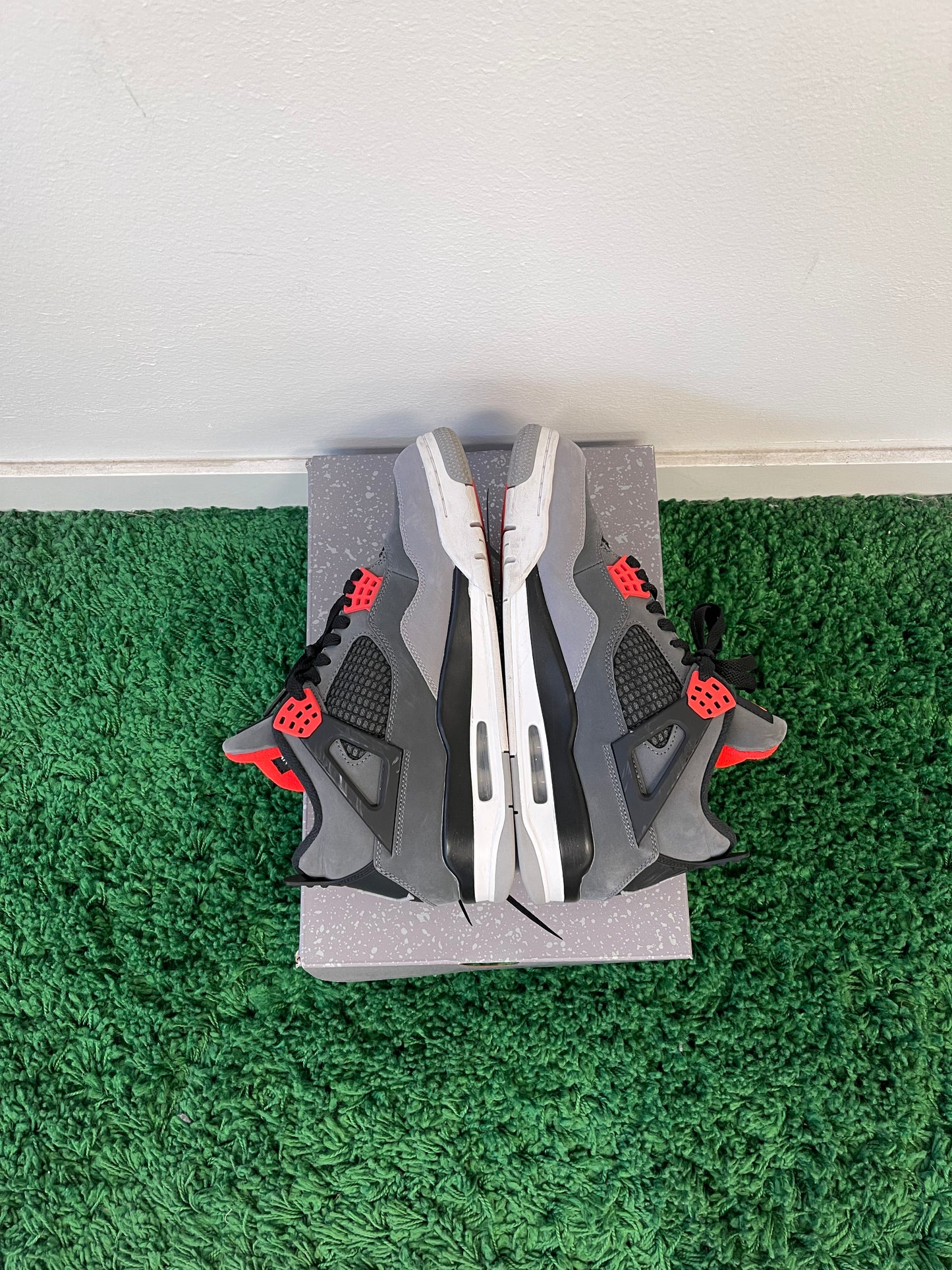 Used Jordan 4 Retro Infrared (Men’s)