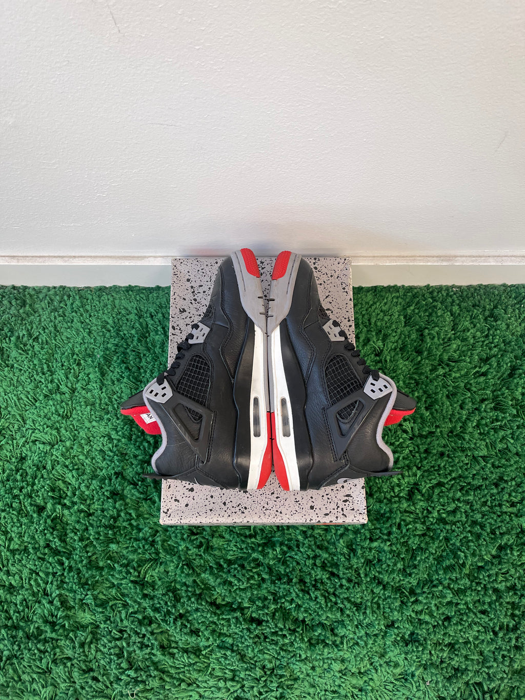 Used Jordan 4 Retro Bred Reimagined (Youth)