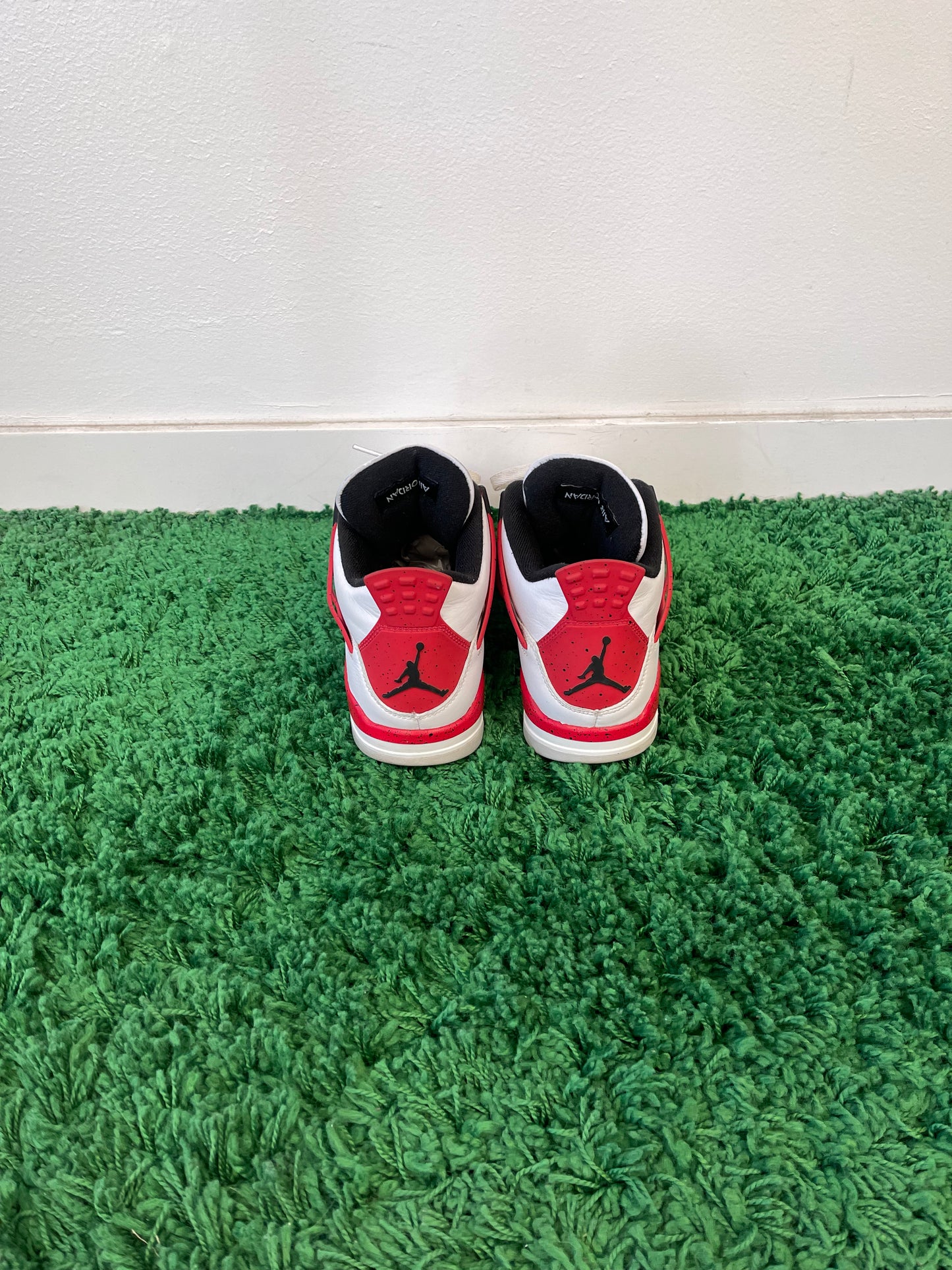 Used Jordan 4 Retro Red Cement (Men’s)