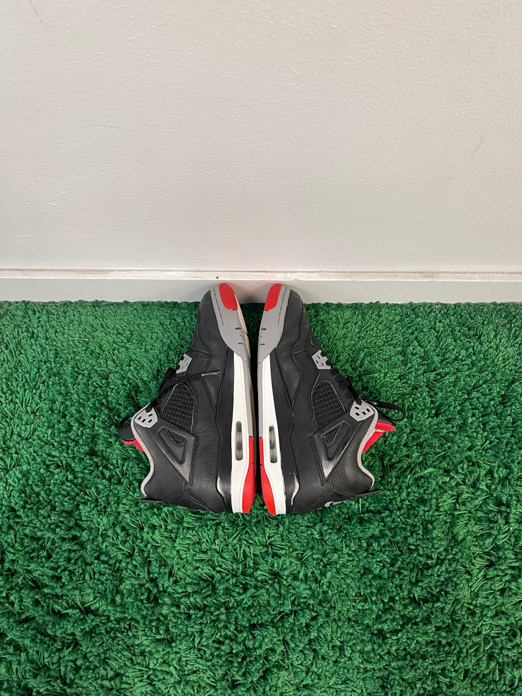 Used Jordan 4 Retro Bred Reimagined (Youth)