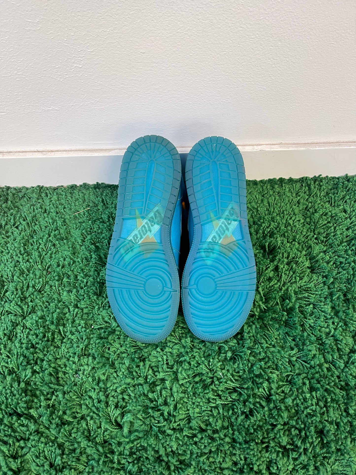 Used Jordan 1 Retro High Gatorade Blue Lagoon (Youth)
