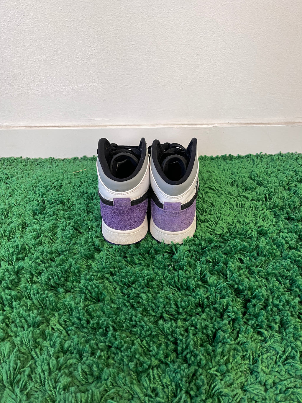 Used Jordan 1 Mid SE Purple (Youth)