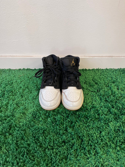 Used Jordan 1 Mid Black White Gold (Youth)