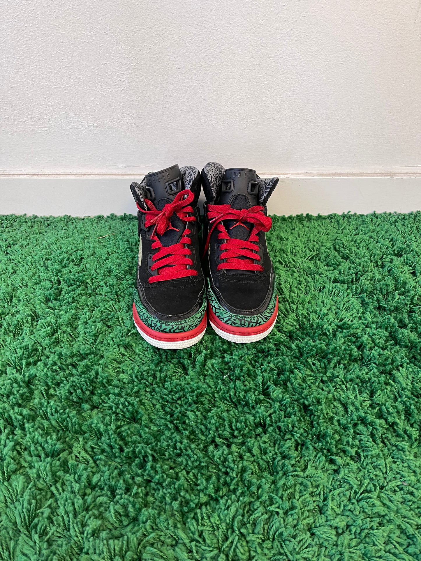 Used Jordan Spizike Black Varsity Red (Youth)