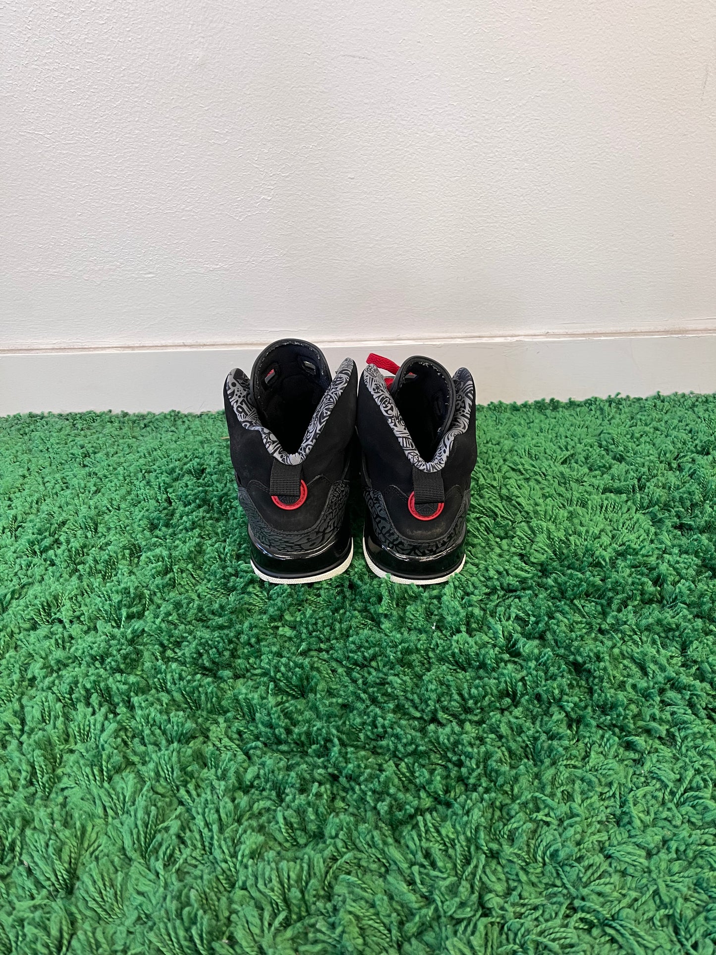 Used Jordan Spizike Black Varsity Red (Youth)