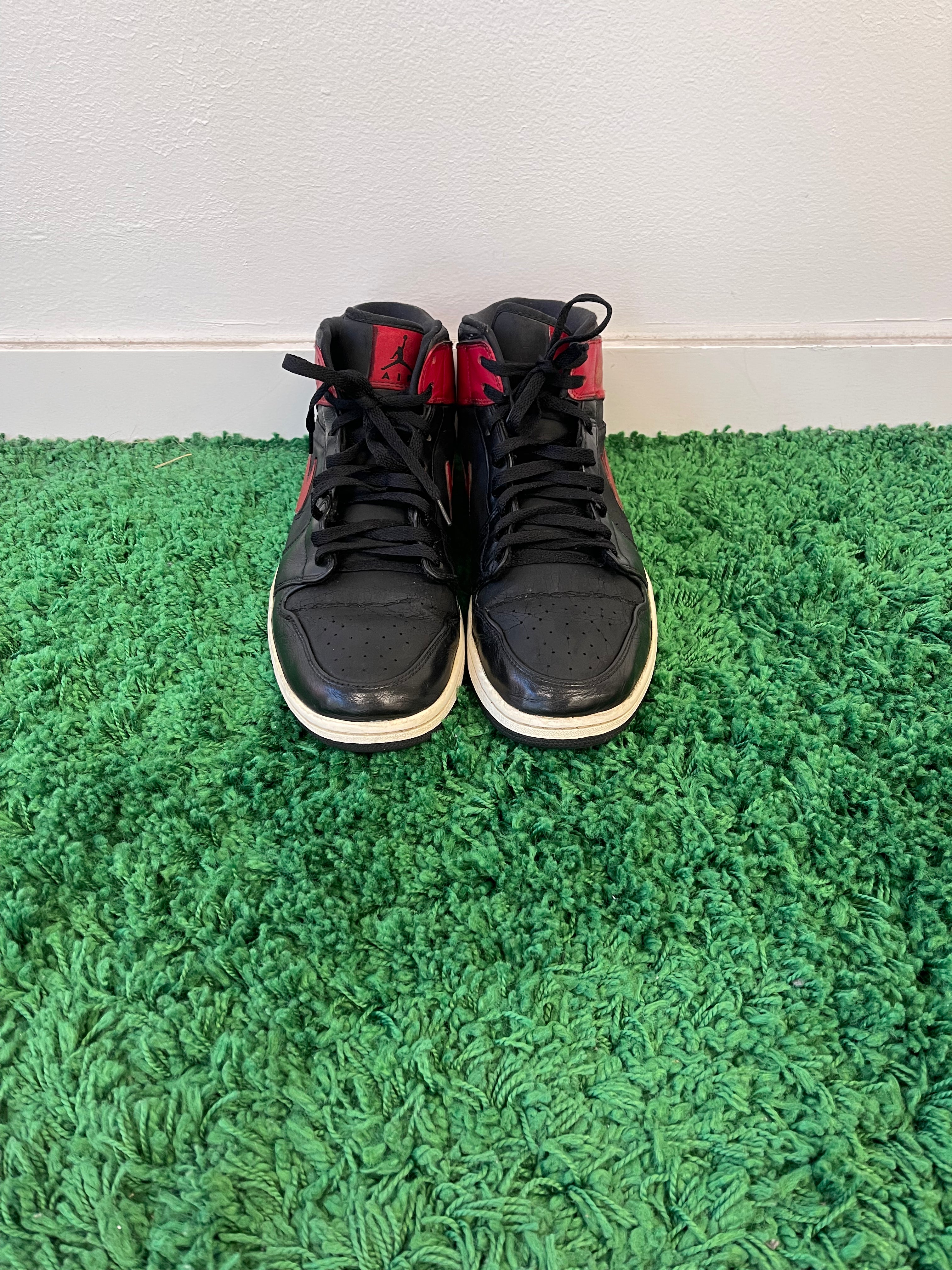 Used Jordan 1 Retro Mid Gym Red (Men’s)