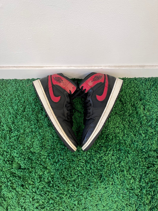 Used Jordan 1 Retro Mid Gym Red (Men’s)
