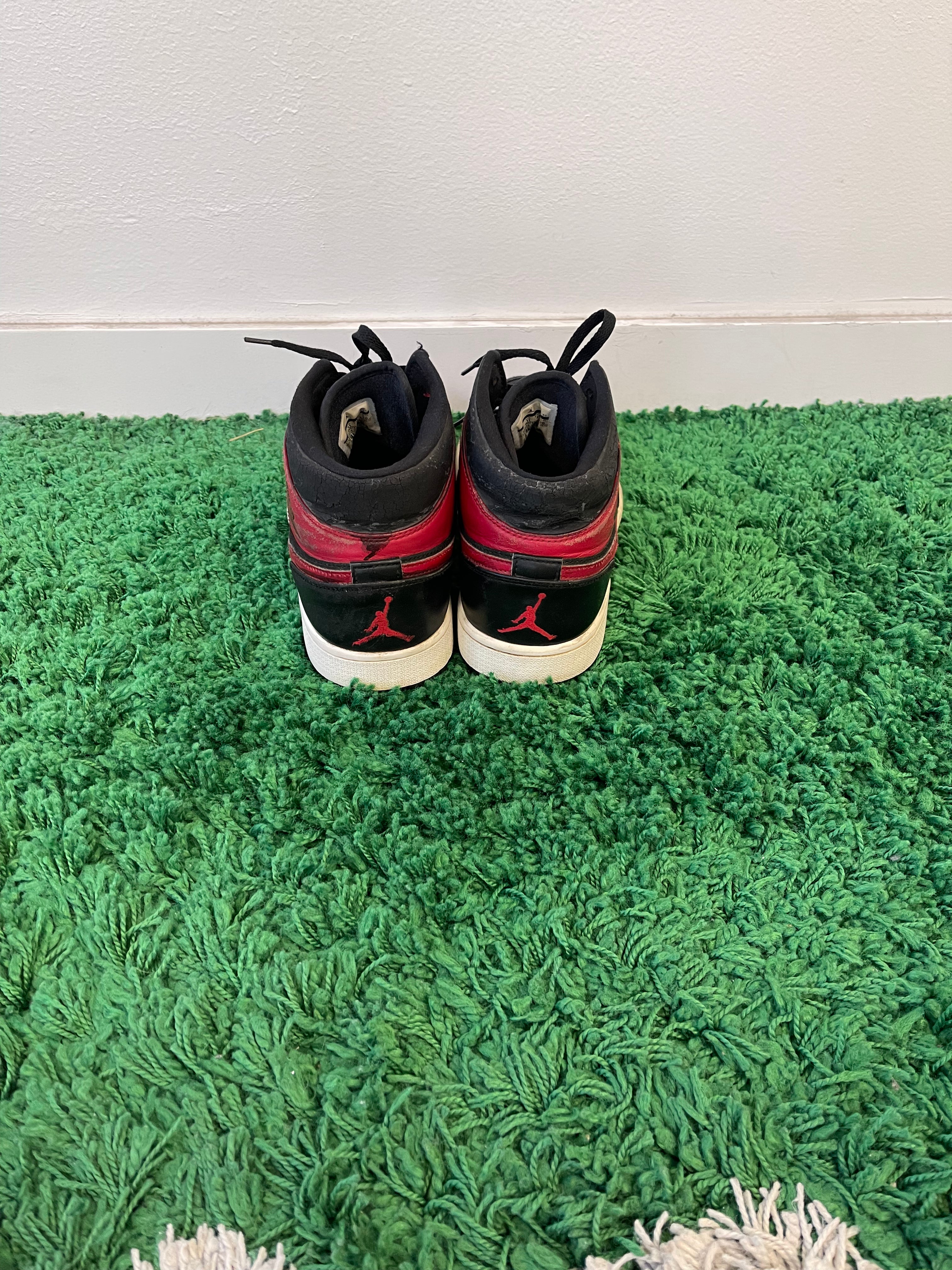 Used Jordan 1 Retro Mid Gym Red (Men’s)