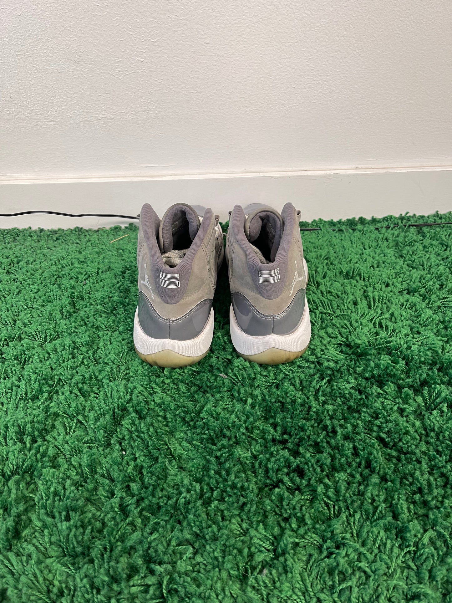 Used Jordan 11 Retro Cool Grey 2021 (Youth)
